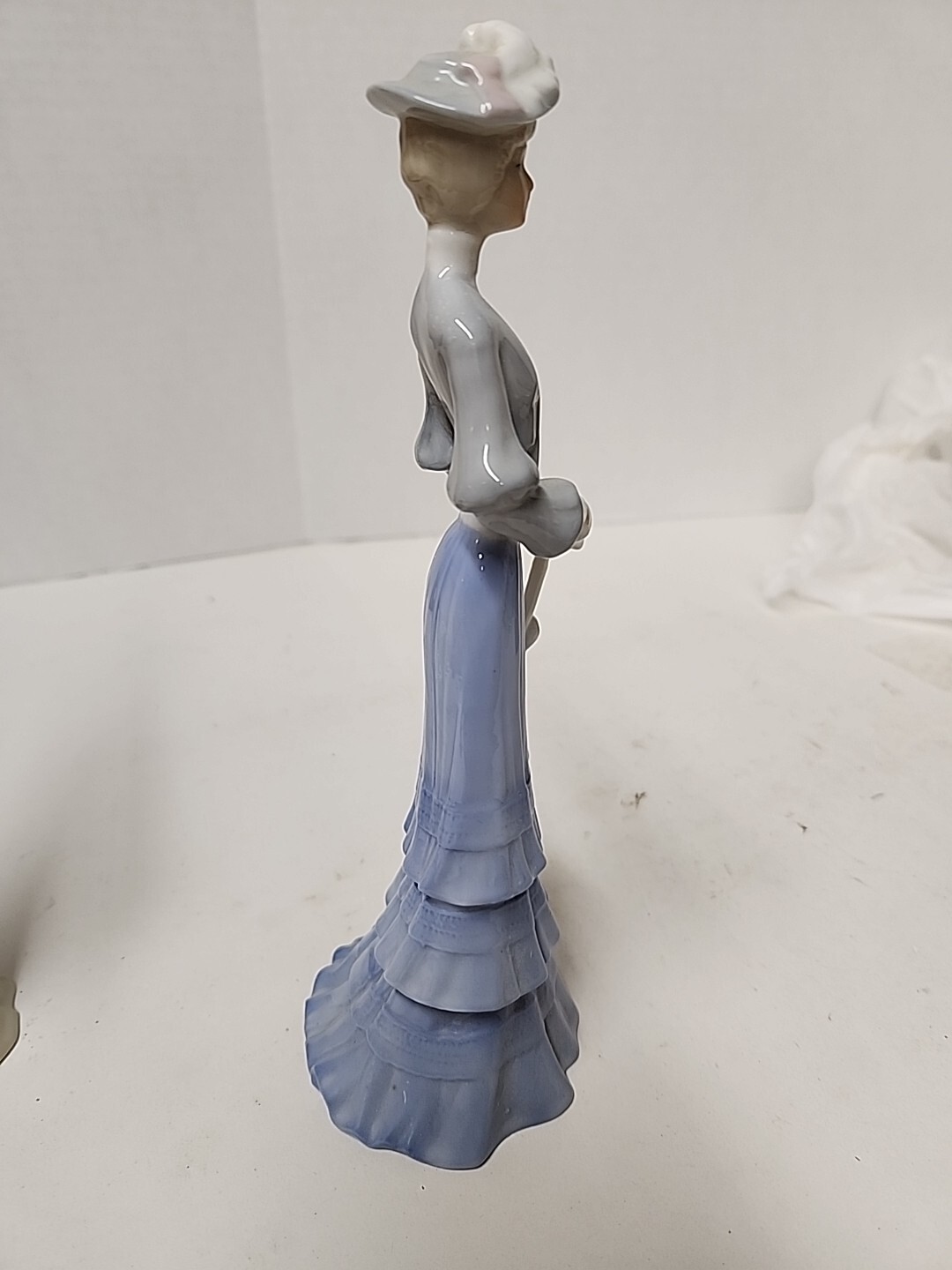 ALBERT E. PRICE Figurine Elegant Lady with Hat & Umbrella 9″ Tall Vintage