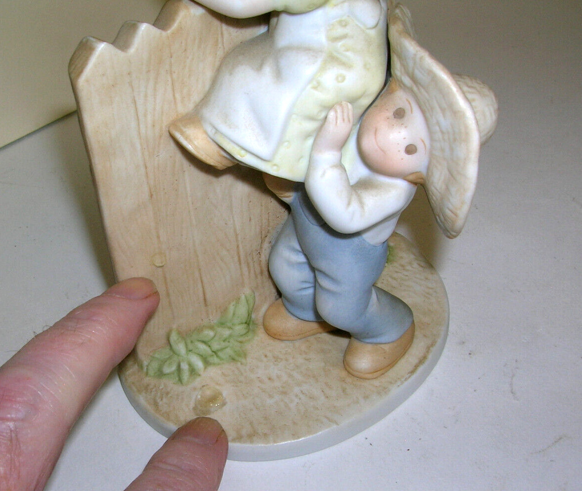Figurine Circle Of Friends THE HOME RUN 1993 Boy Helping Girl Over The Fence