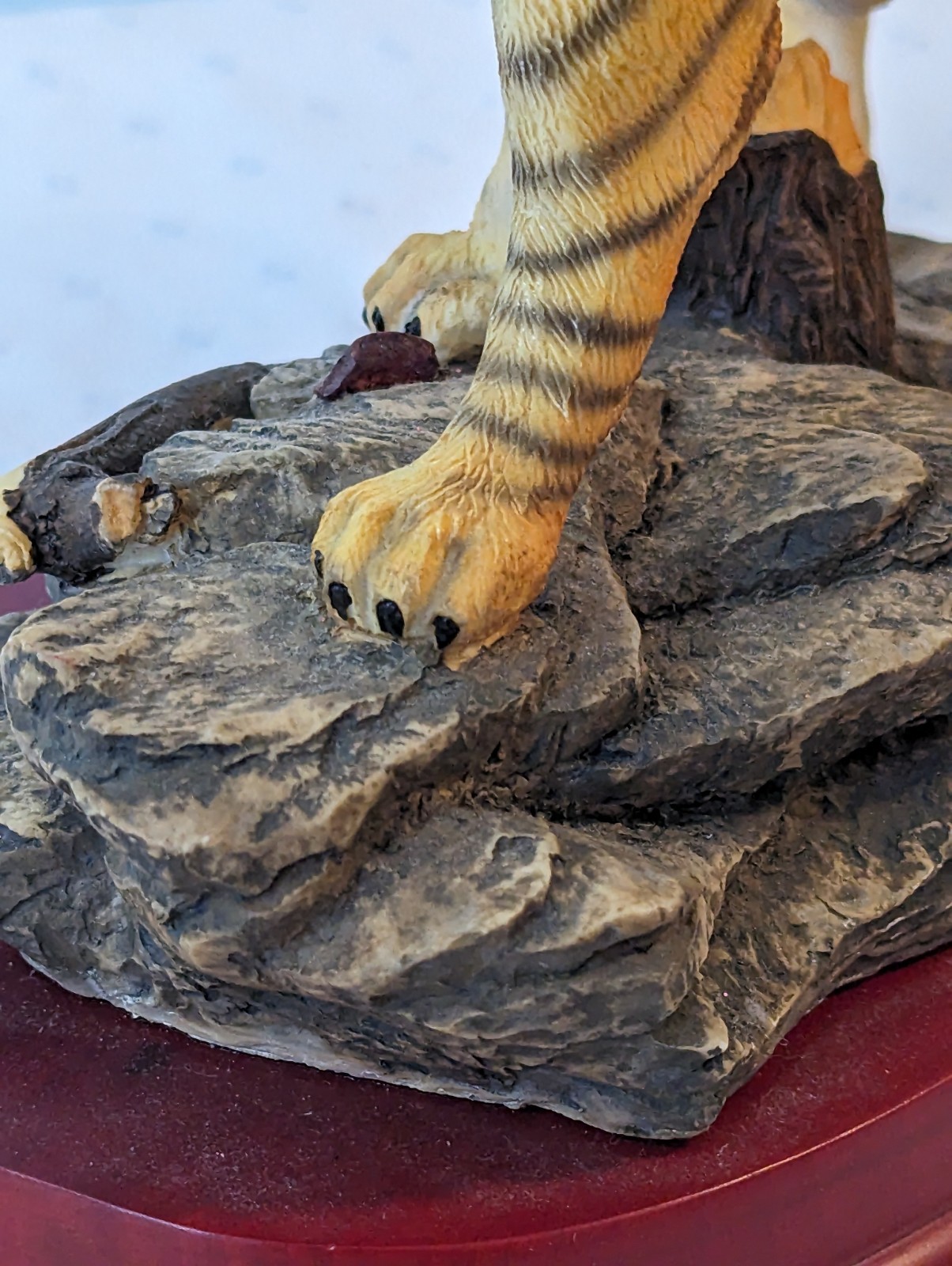 Bengal Tiger Resin Statue Figurine-Classic Wildlife Collection-Wood Base-6.5″H