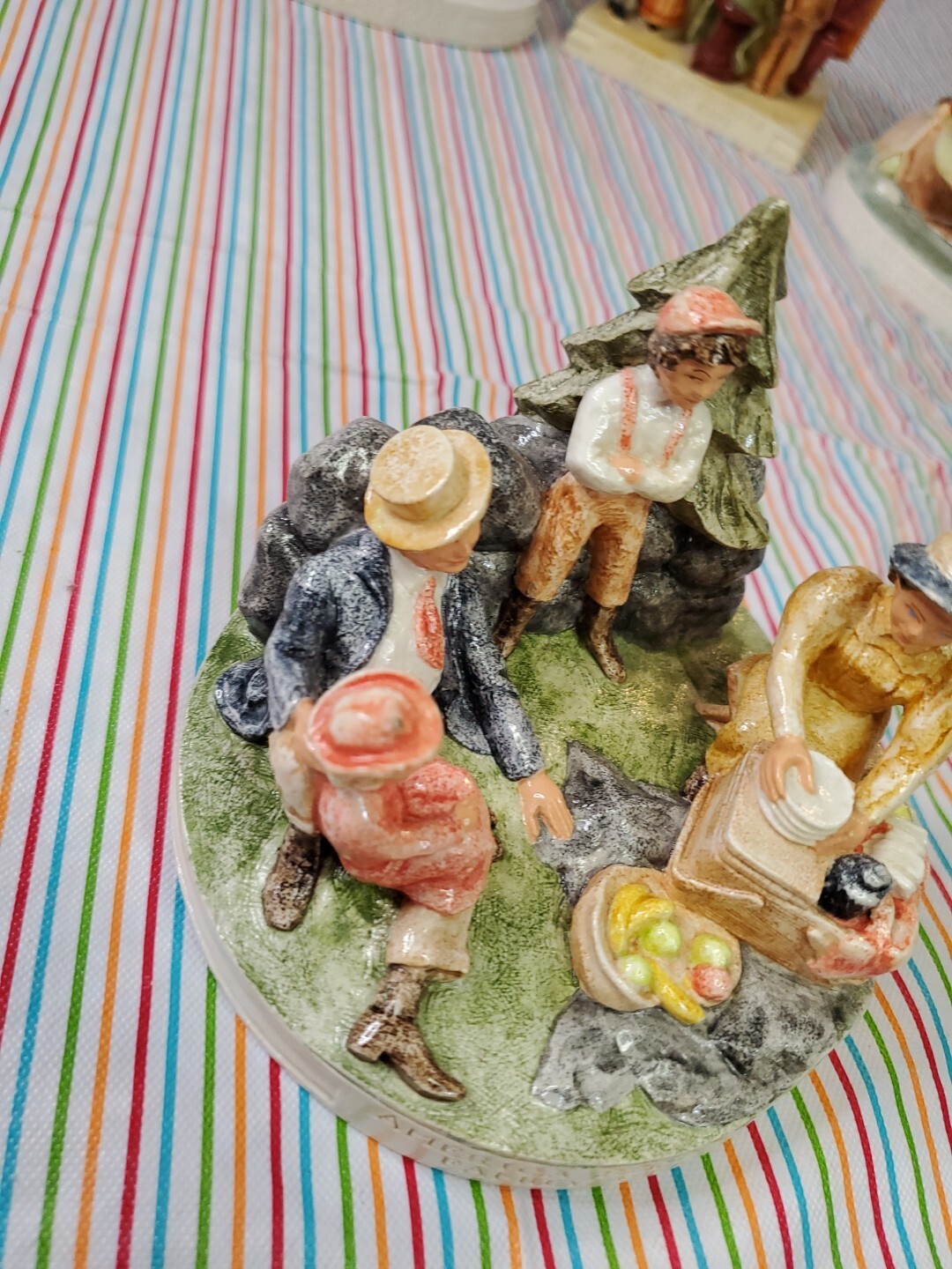 LOT OF 4 SEBASTIAN MINIATURES 2102 FAMILY THEMES PICNIC READS SING FISH