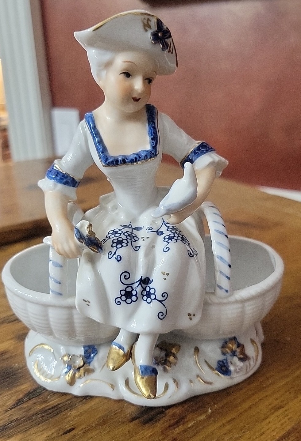 SEYMOUR MANN Viennawoods Fine China #27 Lady Figurine made in Japan