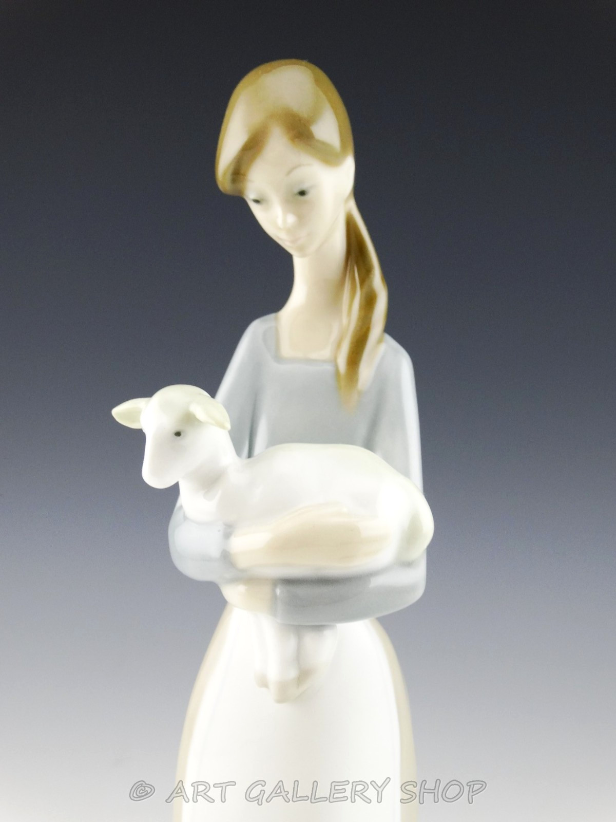 Lladro Figurine 10-3/8″ TALL GIRL WITH LAMB #4505 Retired Mint