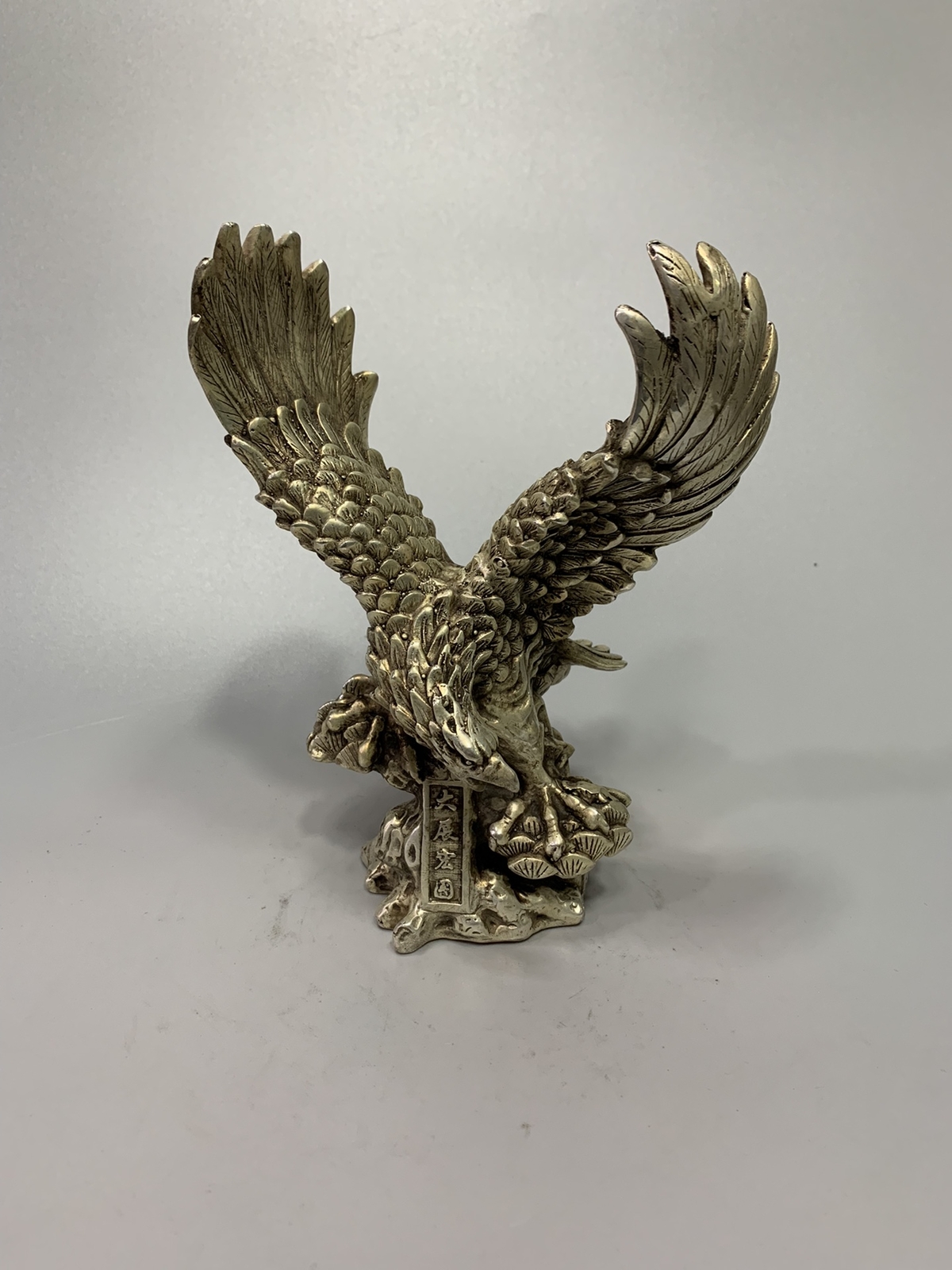 Chinese Antique White Bronze Realistic Eagle Statue Ornament
