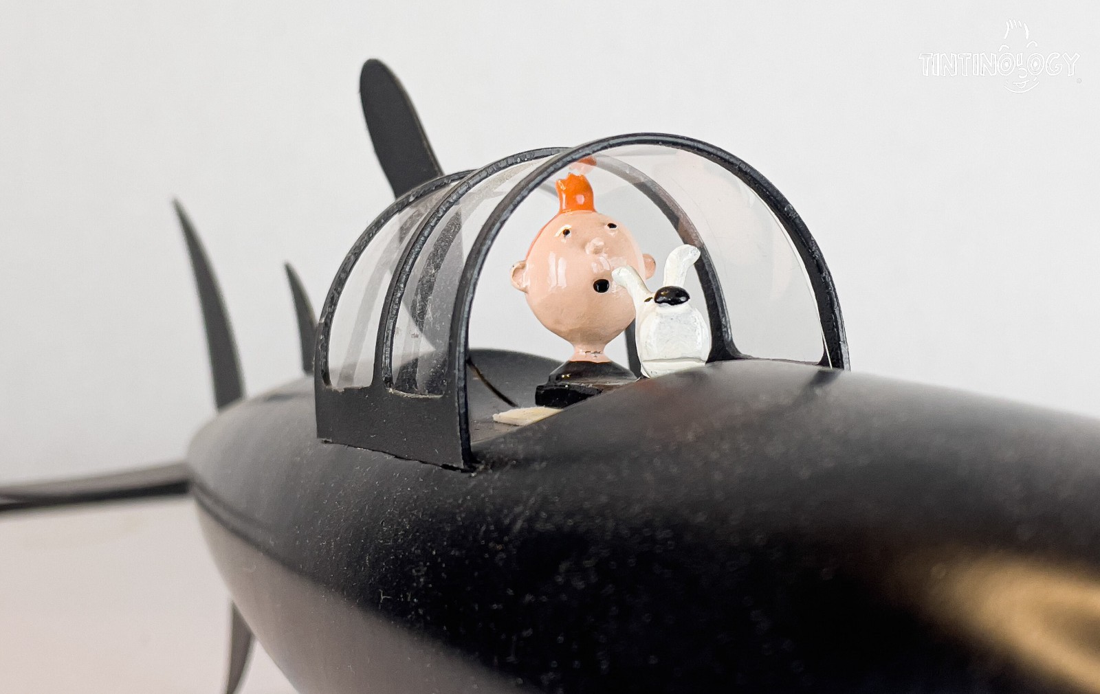 Statuette Aroutcheff Tintin: Shark Submarine V2 1986 32cm Tintin Wood Model