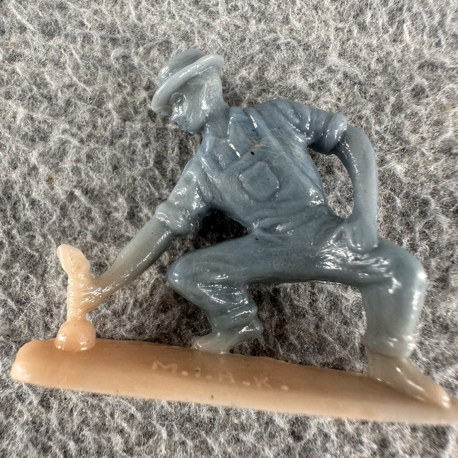 M.I.H.K – Vintage Plastic Farming People Picking Fruit Figure GP