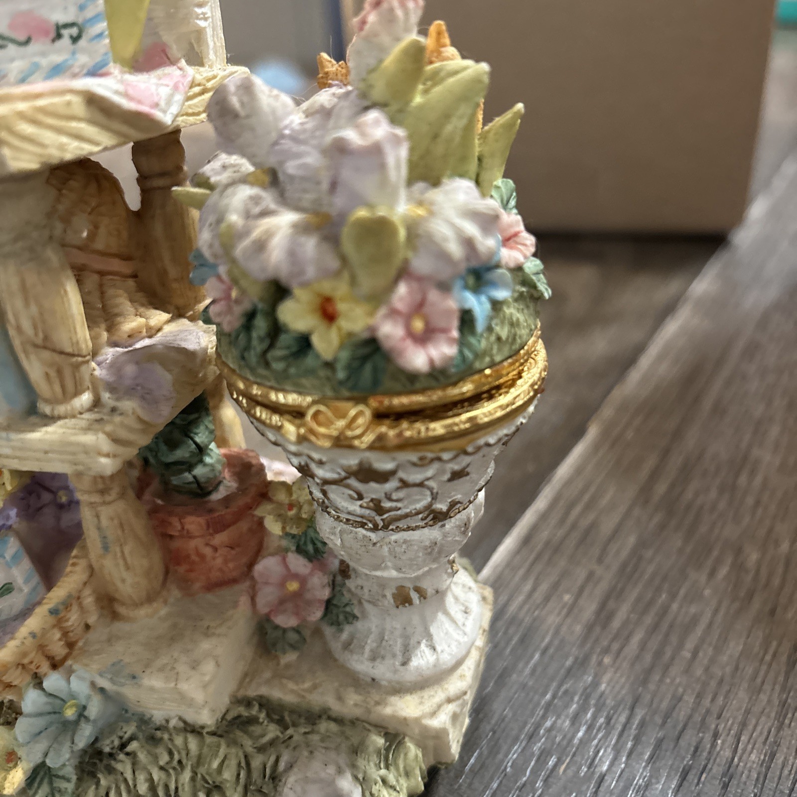Vintage Resin Musical Birdhouse Garden Scene Figurine. 6” Tall X 5” Wide