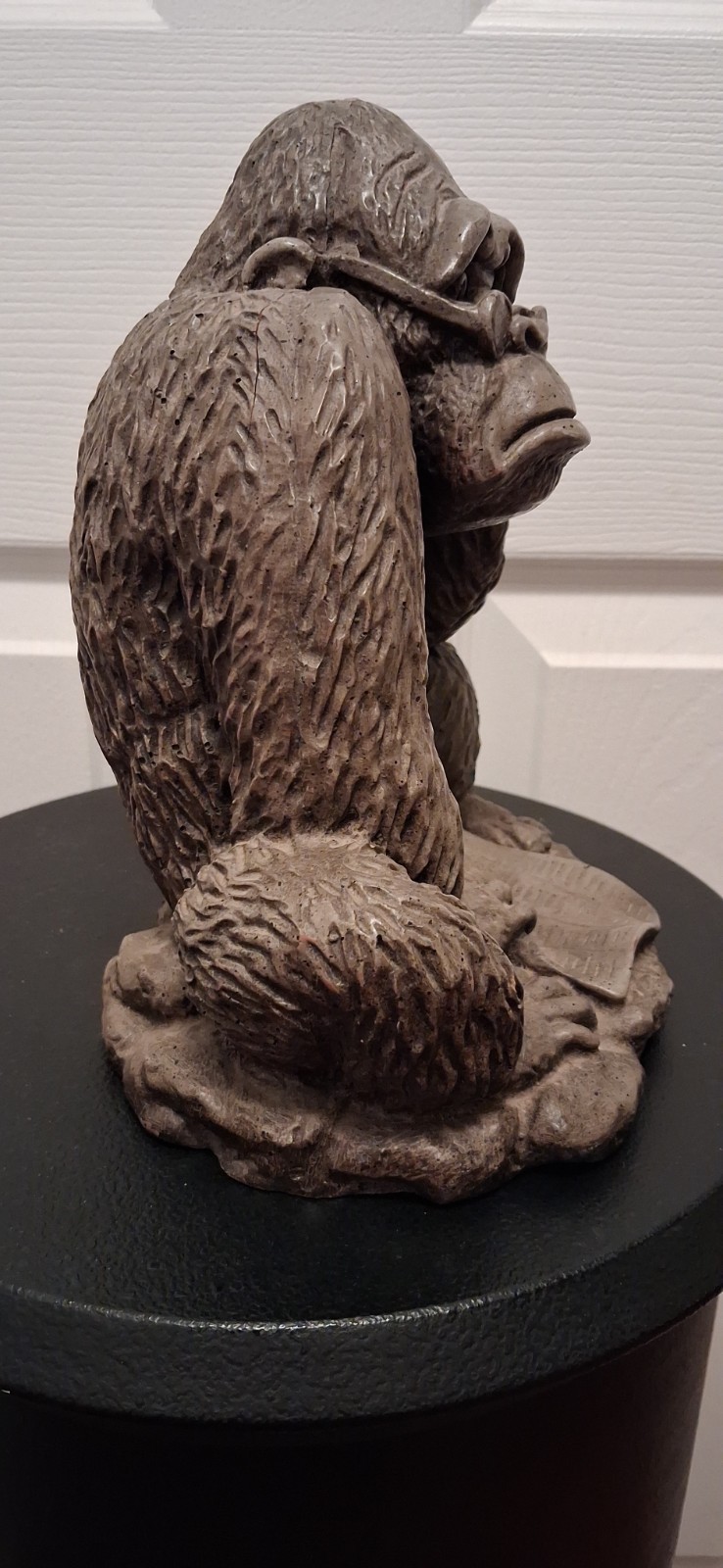 Gorilla Wall Street Journal (Statue, Universal Statuary Corp Chicago, 452, 1968)