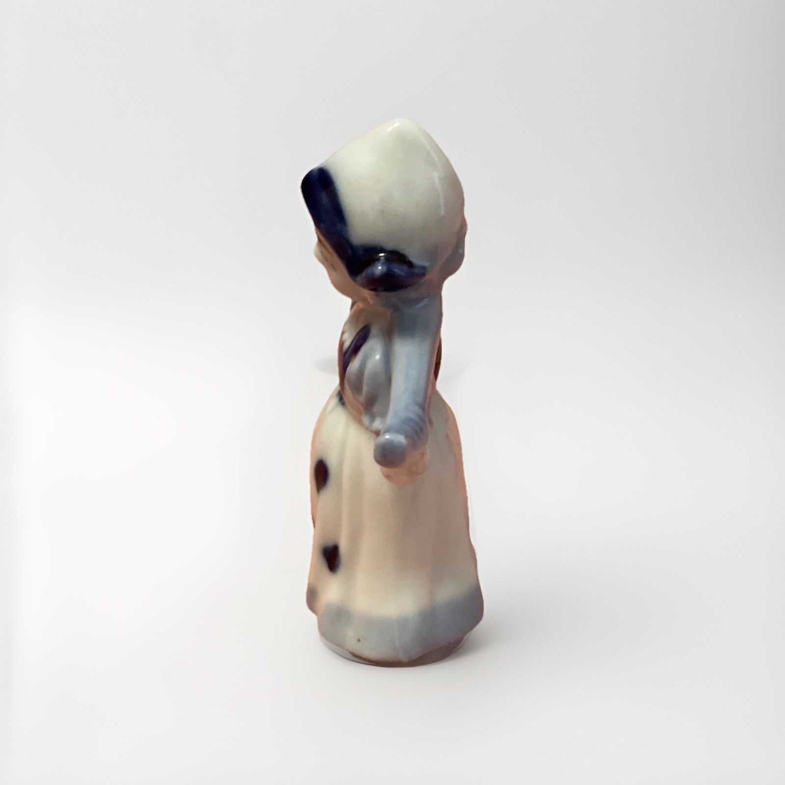 VTG Figurine Dutch girl. excellent condition. 4-1/2” H. Netherlands Holland VTG