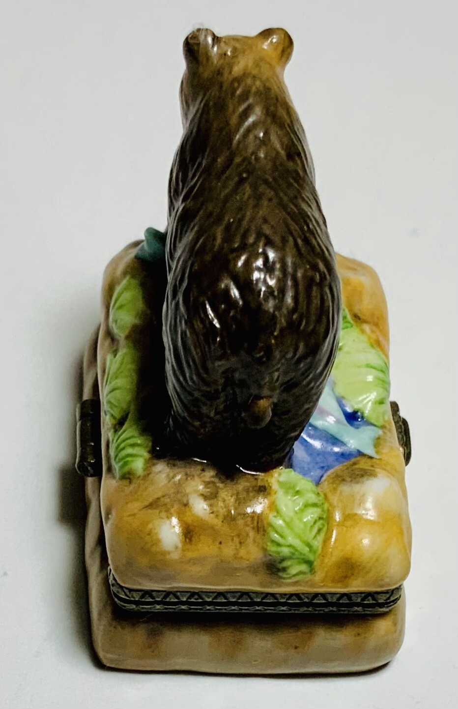Hinged Trinket Box Foreside Porcelain Brown Bear Fishing In Stream Ex Condition
