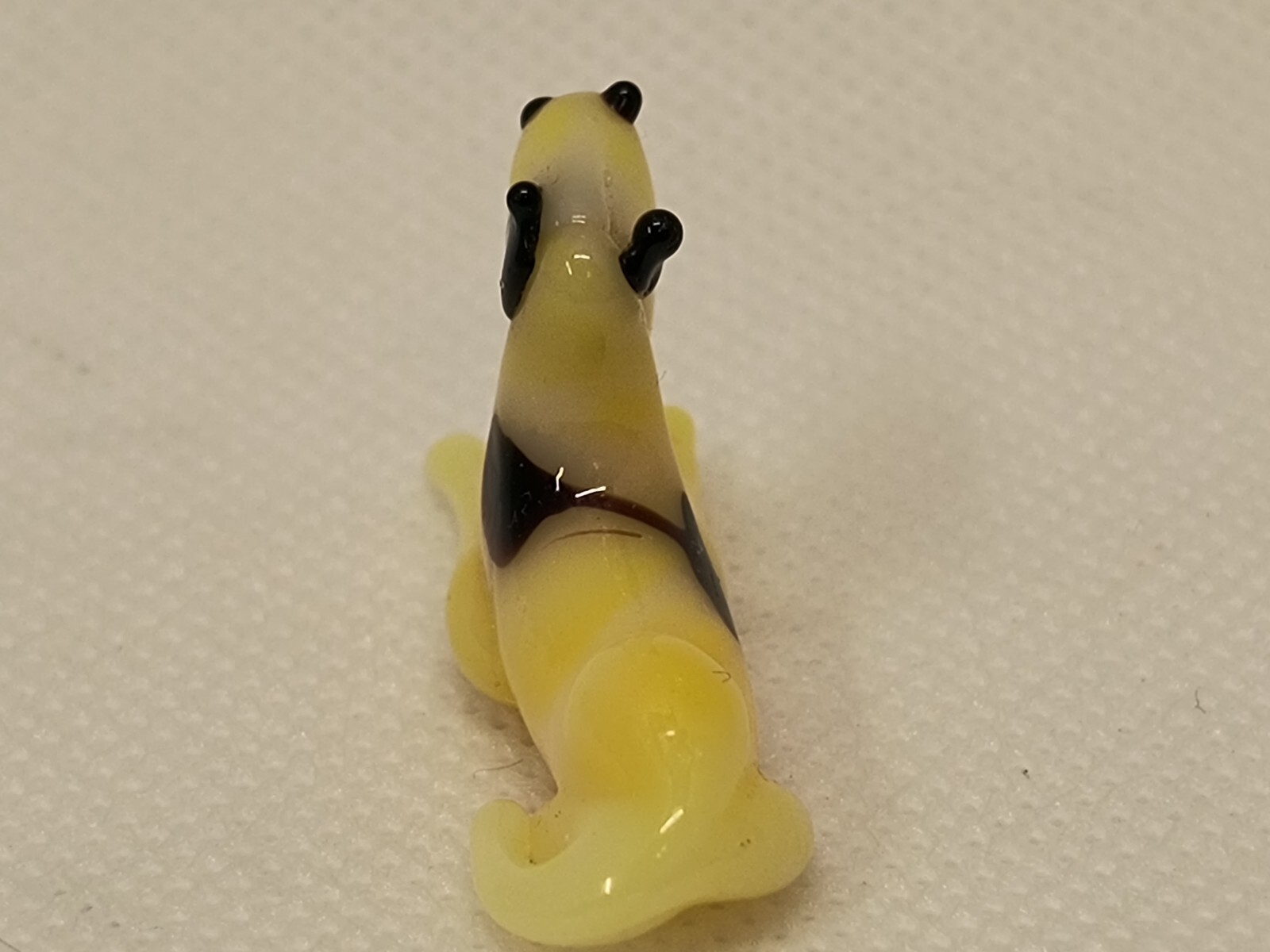 Handblown Miniature Dog Figurine 1 1/4″ Long x 3/4″ Tall