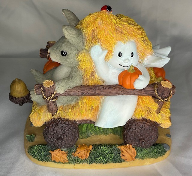 Charming Tails – “Haunted Hayride” – 85/883