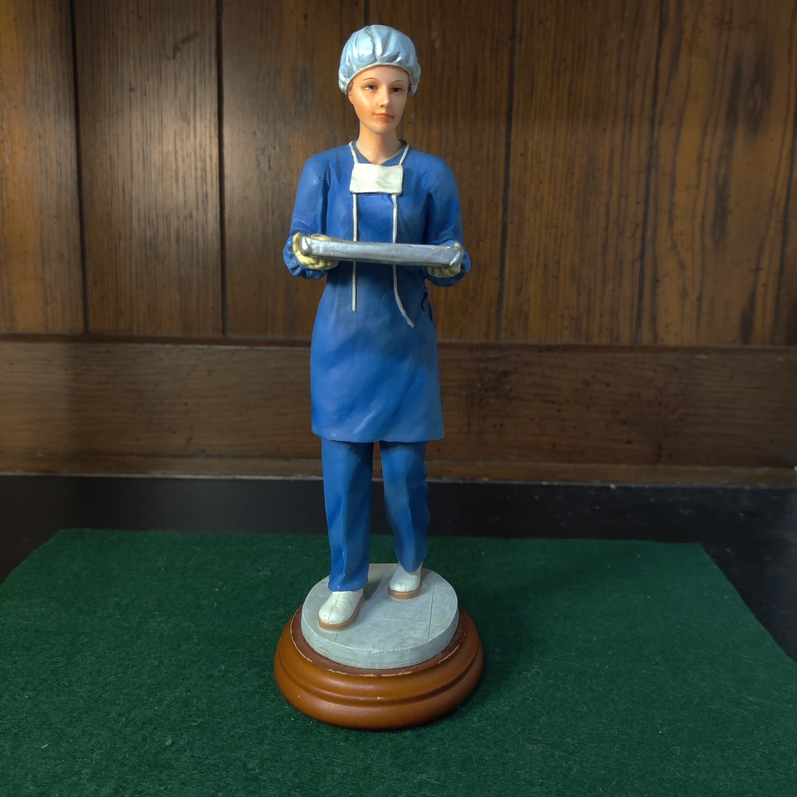 White Caps of Caring One Fine Surgical Nurse Figurine Vanmark 2000 Resin/Wood