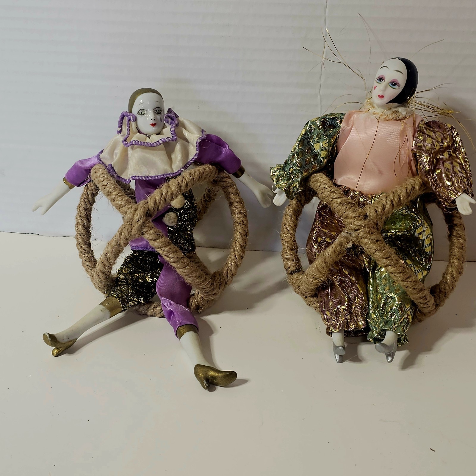 2 VTG PORCELAIN HARLEQUIN JESTER CLOWN DOLLS Marti Gras 7″ Round Balls