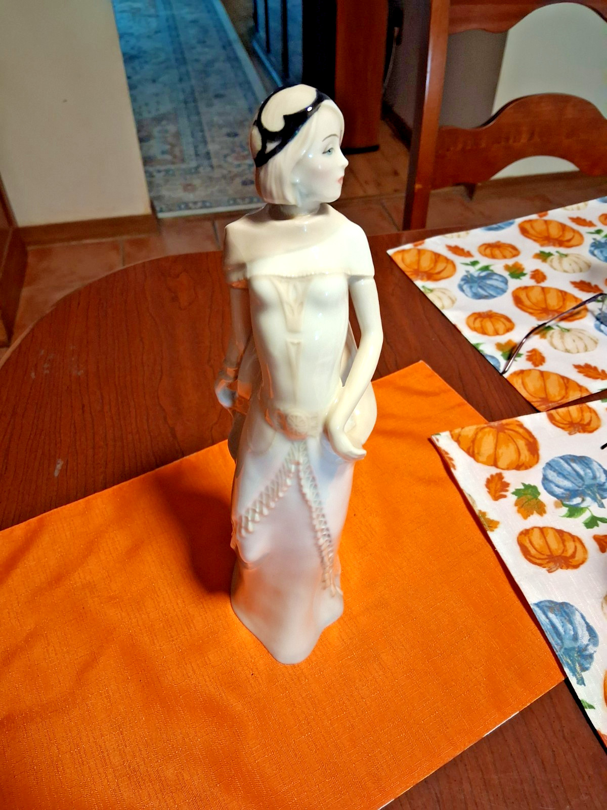 Royal Daulton Charisma HN 3090n Mint condition Rare Hight 13 inches tall