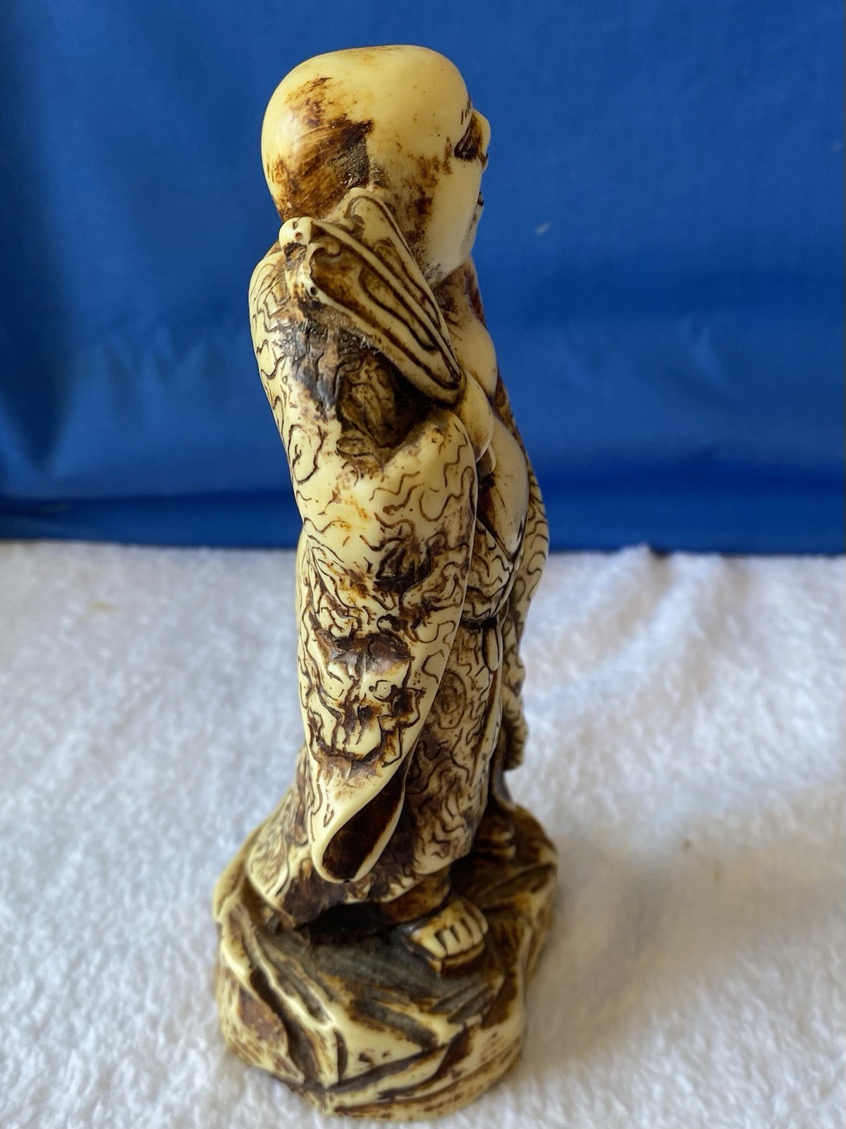 Carved Laughing Buddha Figurine Resin Antique Finish Beige Brown 6.5″