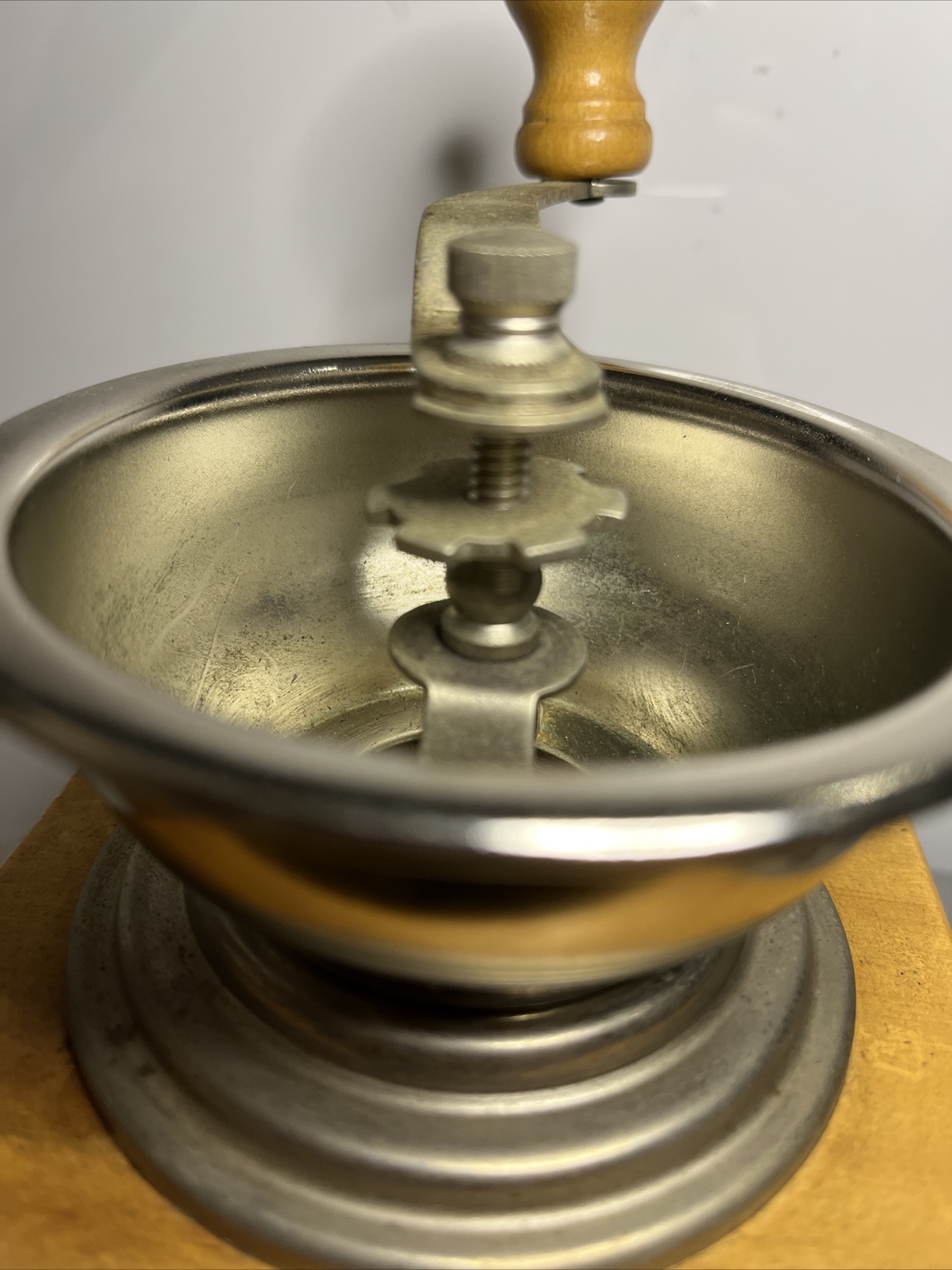 Coffee Grinder Collectable for Display unsure if its working.,