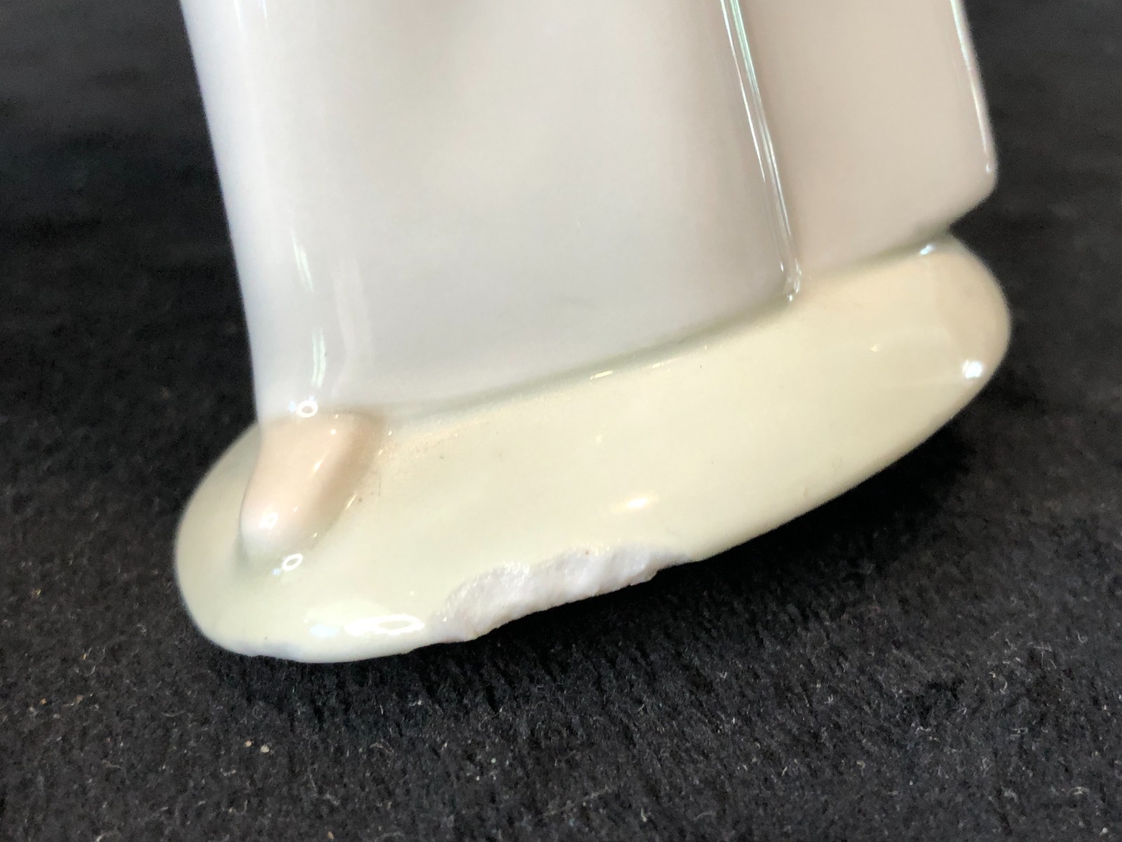 Retired Lladro #4650 Standing Girl Figurine with Calla Lilies, Uranium Glaze