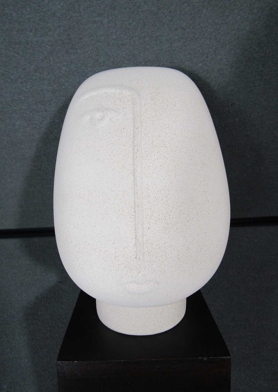 HM Home Abstract Face Head Sculpture Ceramic Wood Base Modern Minimalist 12″