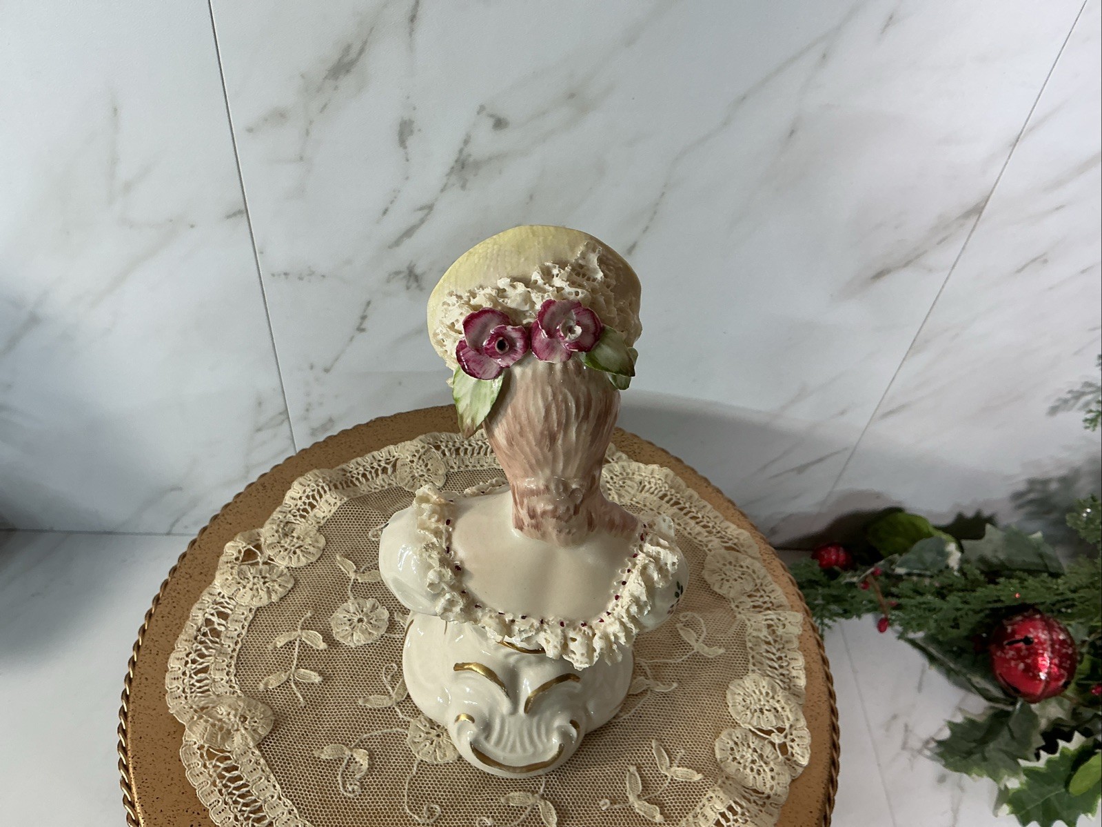 Vintage Porcelain French Victorian Lady W/Hat Bust Figurine 7″~Ruffled Porcelain