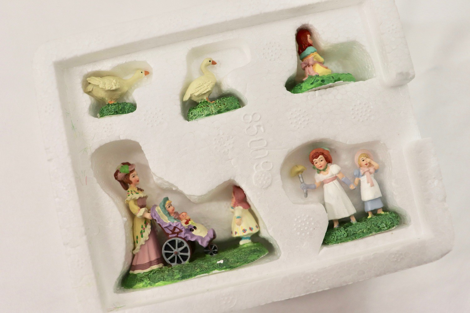 Dept 56 Season’s Bay Summer Seaside Village Figure Lot 9pc Boxed Accessories