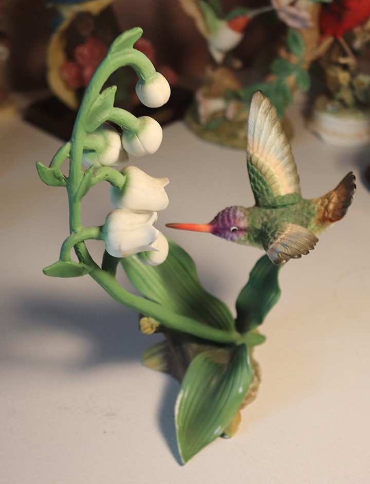 Pair of Beautiful Porcelain Hummingbird Figurines, 9″ & 6″ Tall, Orchid, 5x5x3″