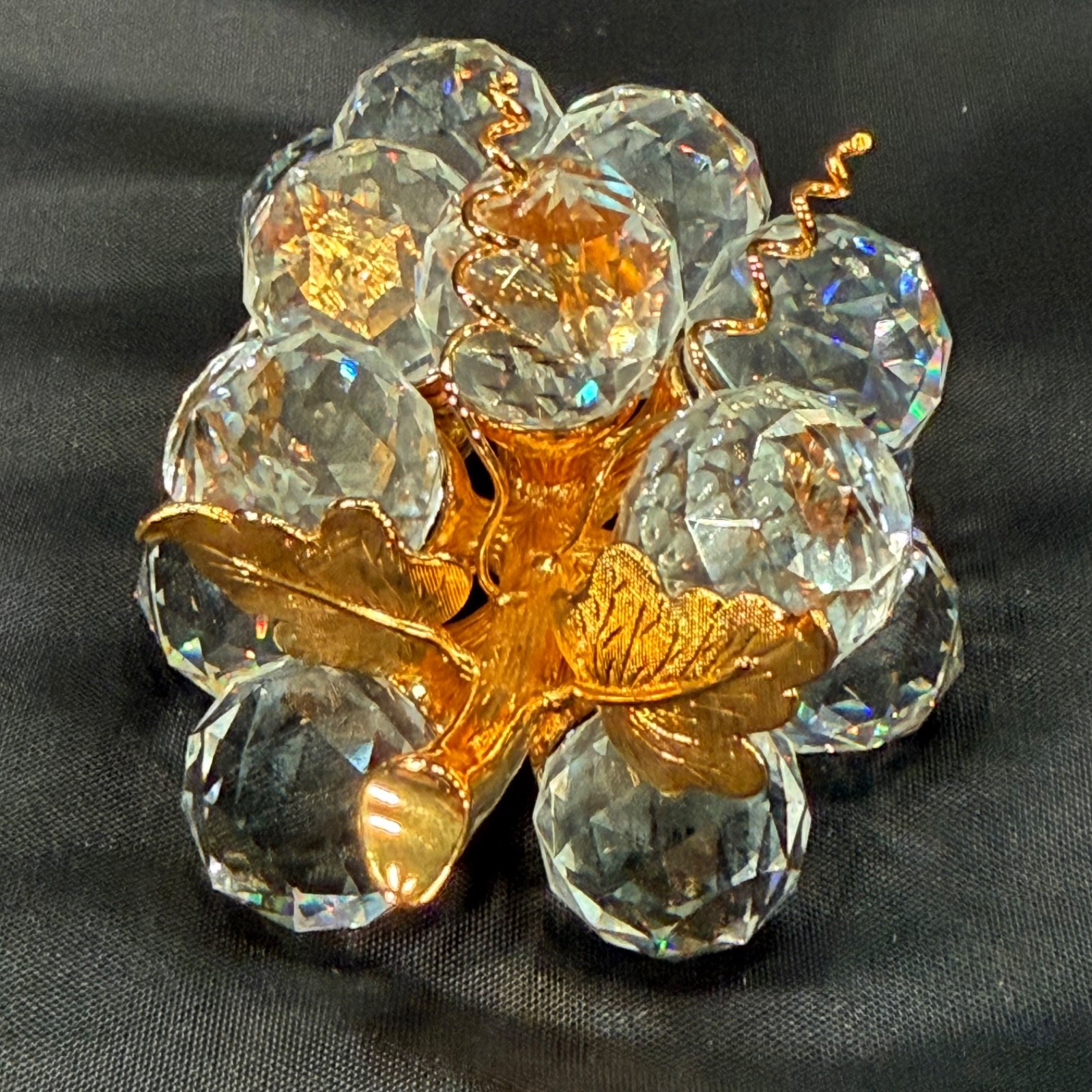 Swarovski Crystal 15 Grape Cluster w/Gold Leaves Sparkling Fruit Beautiful!!