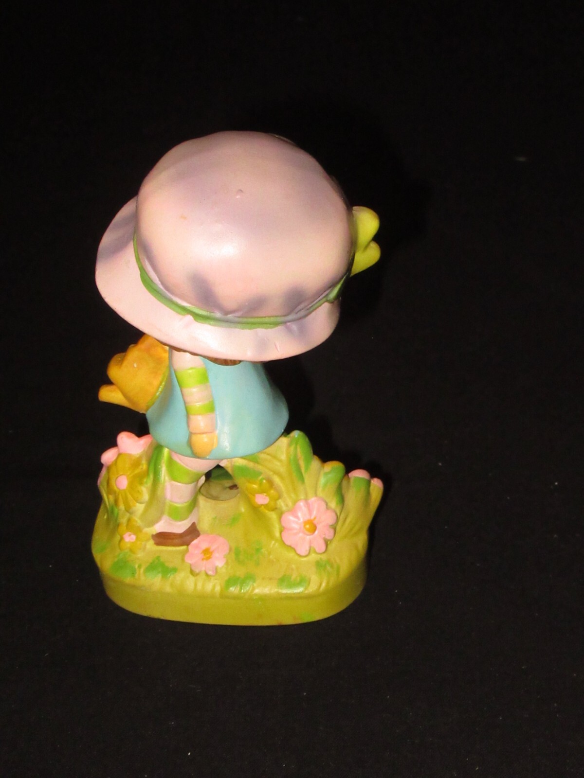 MOD Girl Figurine Strawberry Shortcake World Wide Arts Figure Bird (C32)
