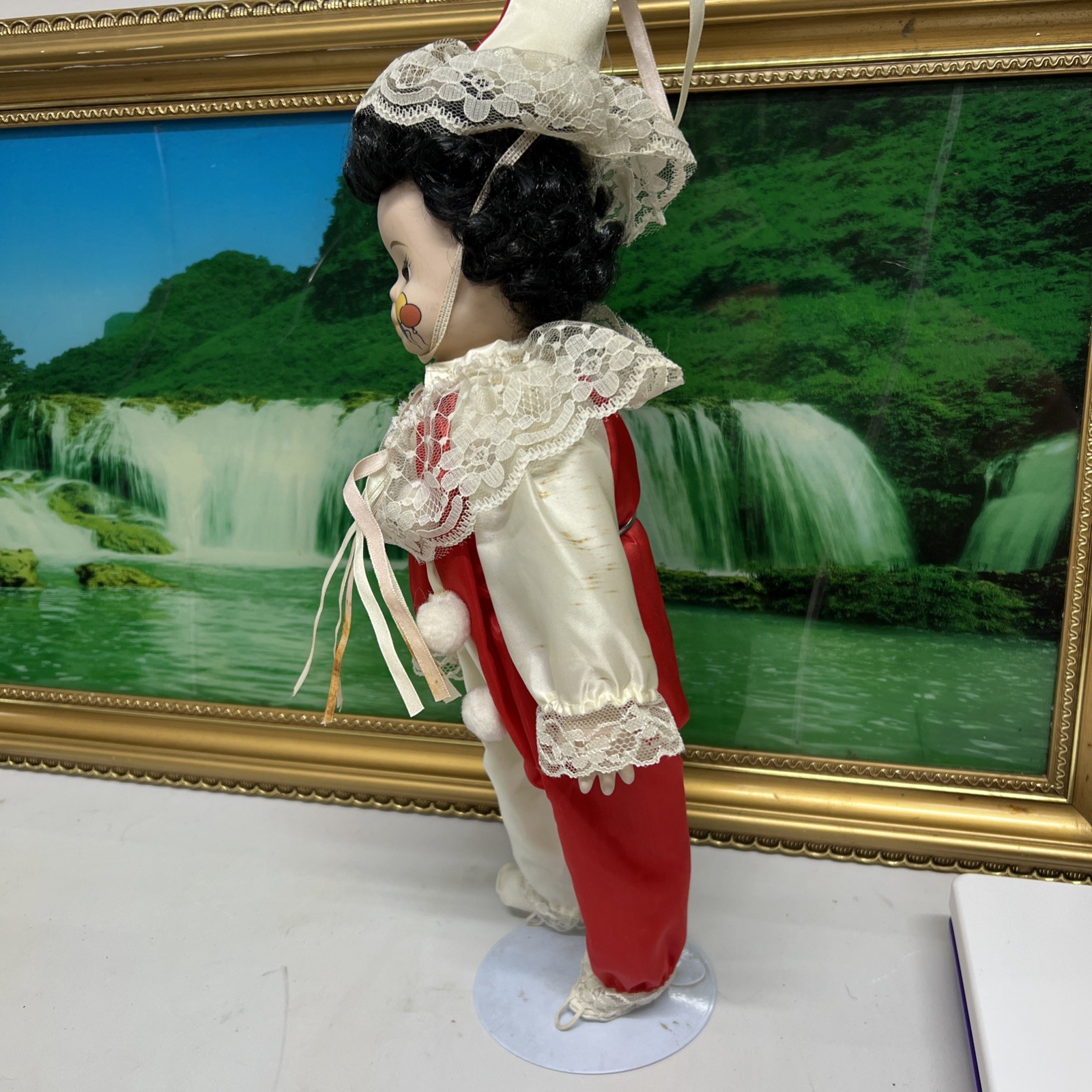 20 in VINTAGE HAPPY CLOWN DOLL HAND PAINTED CERAMIC HEAD + METAL STAND