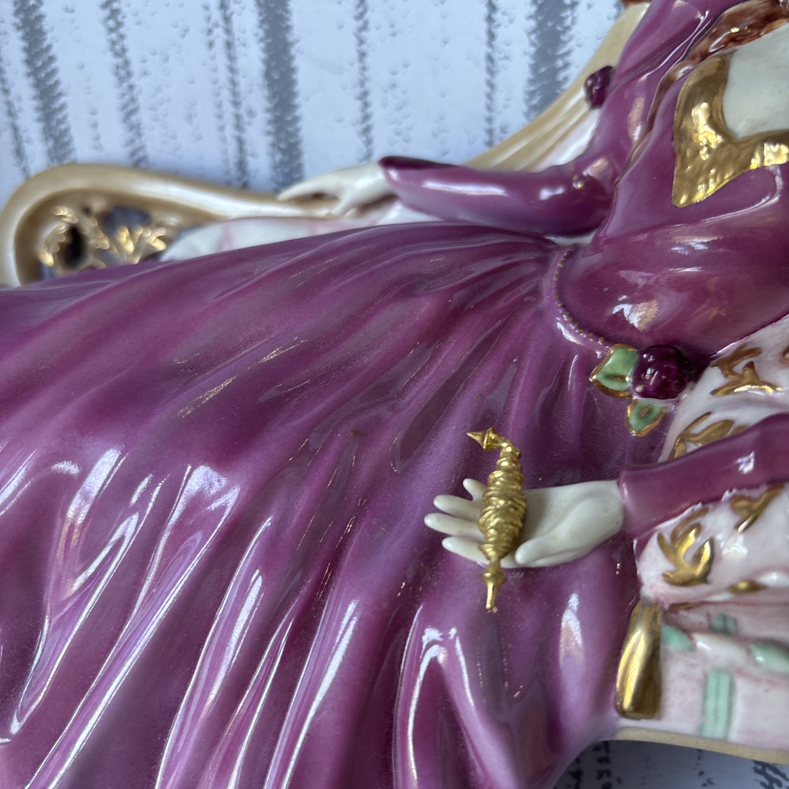 Franklin Mint Sleeping Beauty 10″ Fine Porcelain Figurine by Gerda Neubacher