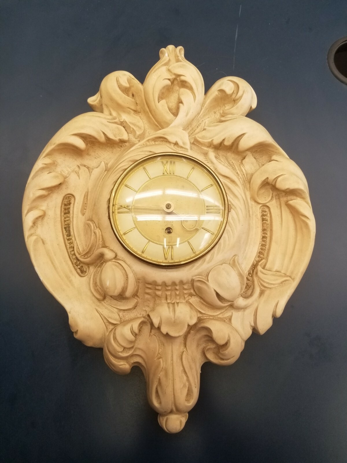 Mid-century modern 1961 Universal Statuary Corp. Chicago German 8 day clock wall