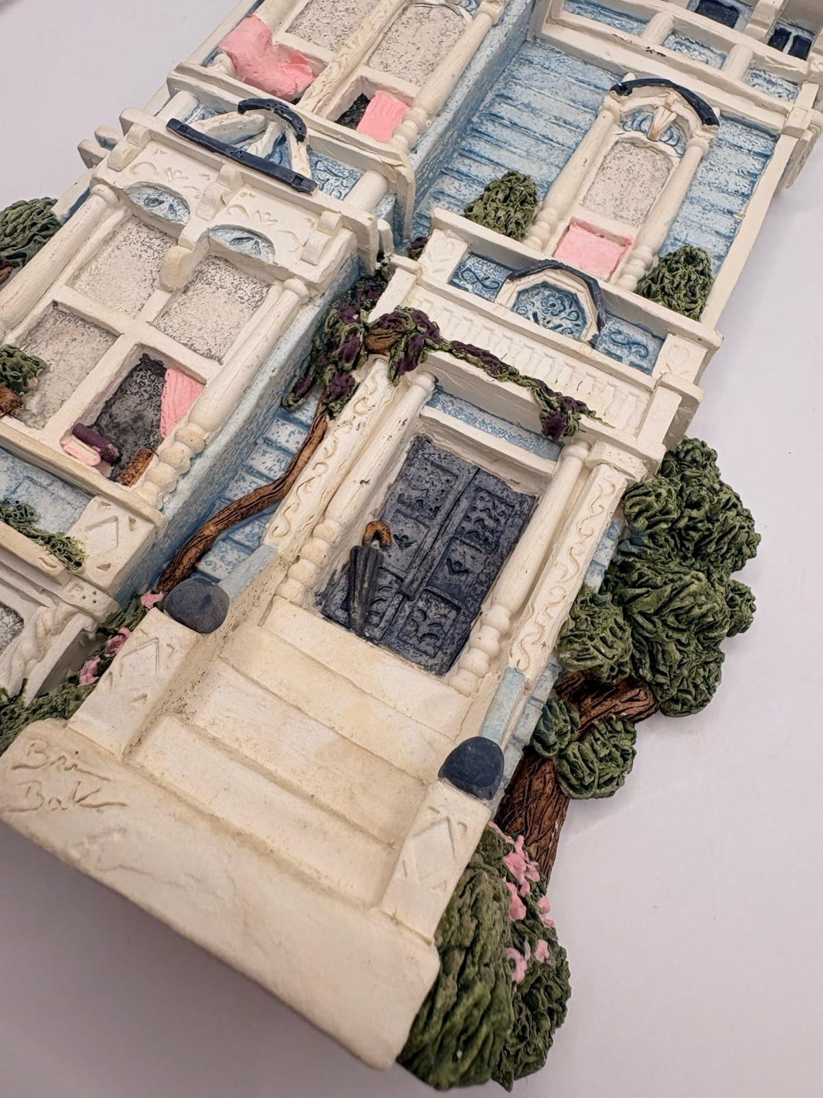 Brian Baker’s Deja Vu Collection 1555 Classic Victorian Handpainted