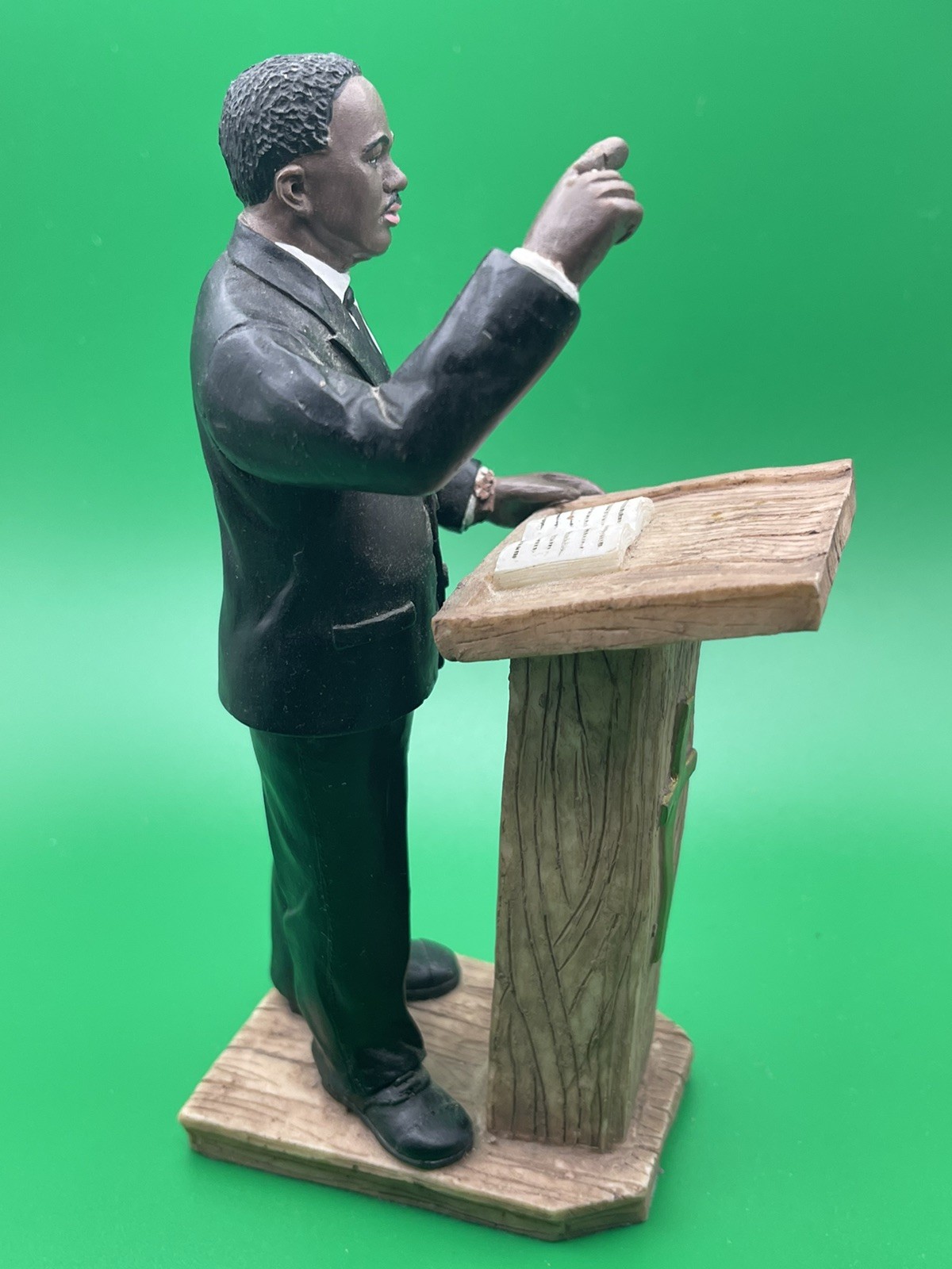 BEAUTIFUL African American Reverend At Church Preaching Figurine – 7in Tall