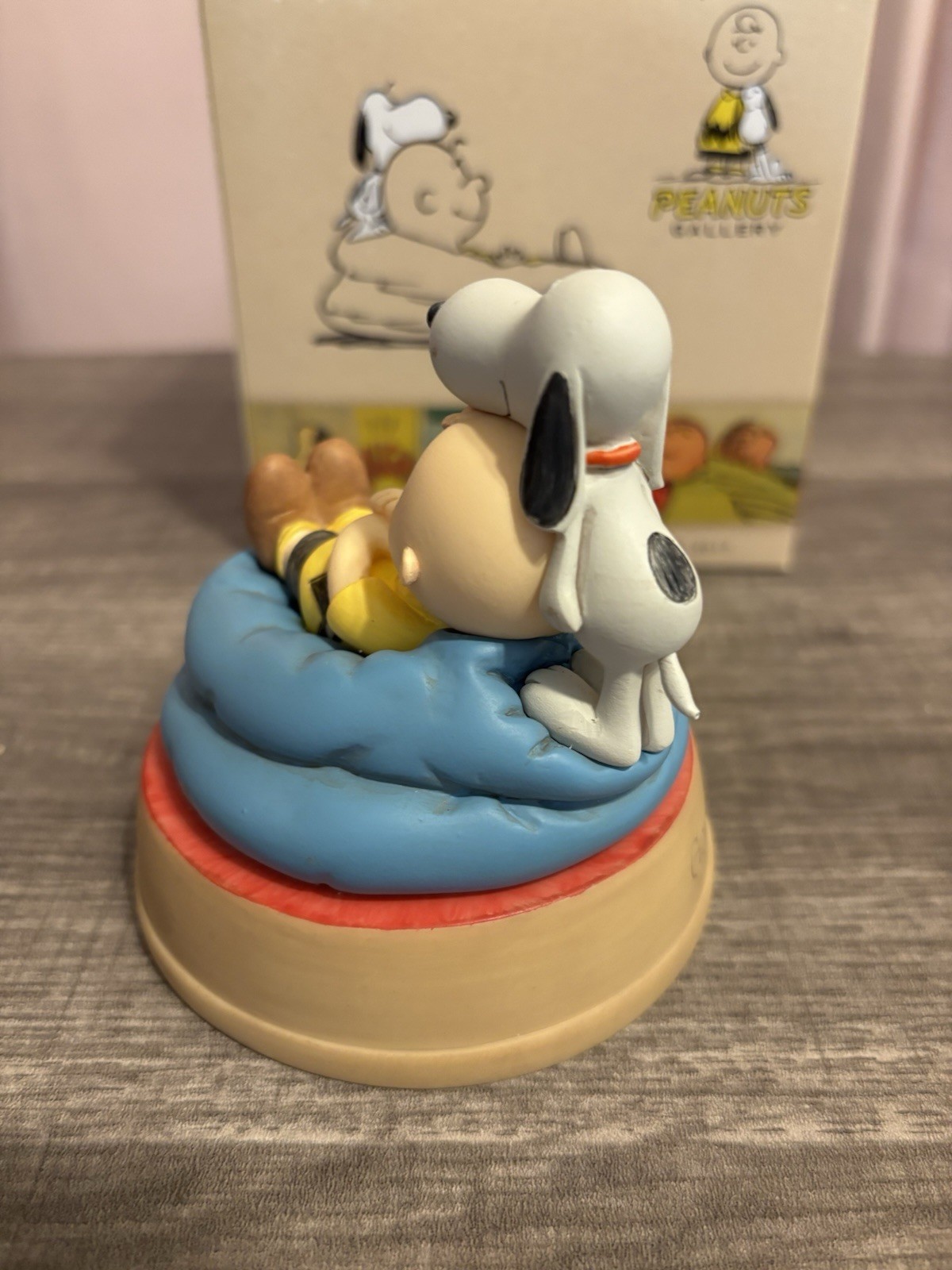 NEW IN BOX! Hallmark PEANUTS “Good friends are never far away.” Figurine 2017