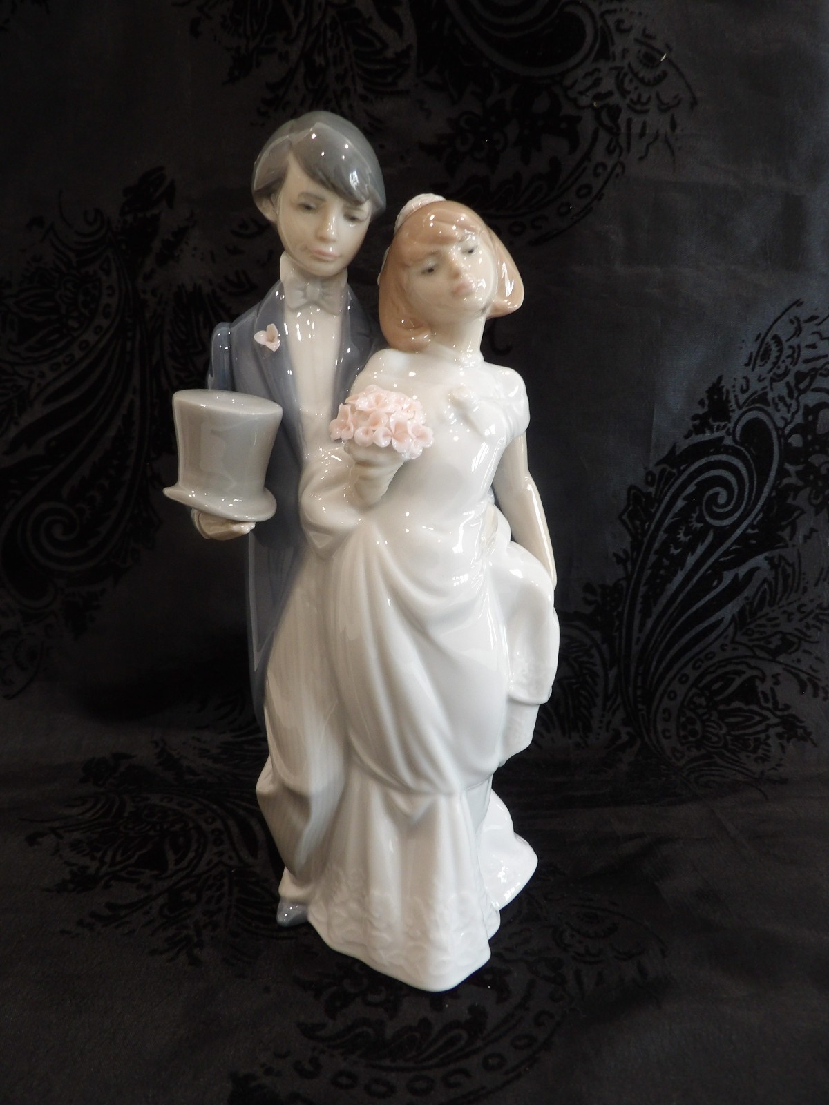 1994 LLADRO PORCELAIN FIGURINE~#6164 “Wedding Couple” Retired~RV $199