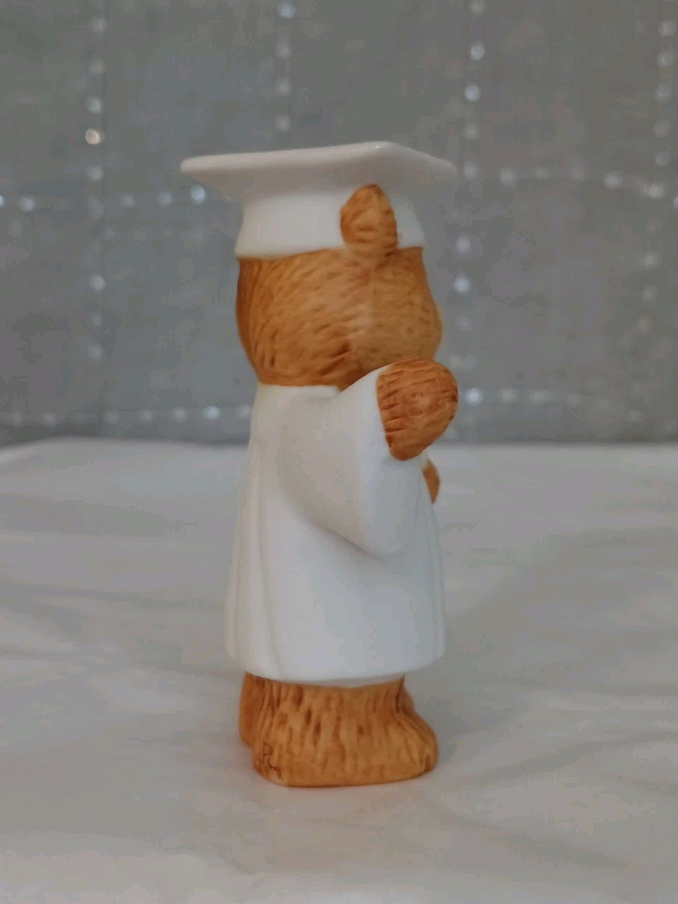 Vintage Enesco 1981 Lucy & Me Bear Wearing White Cap 🎓 & Gown 3.5 Inches Tall.