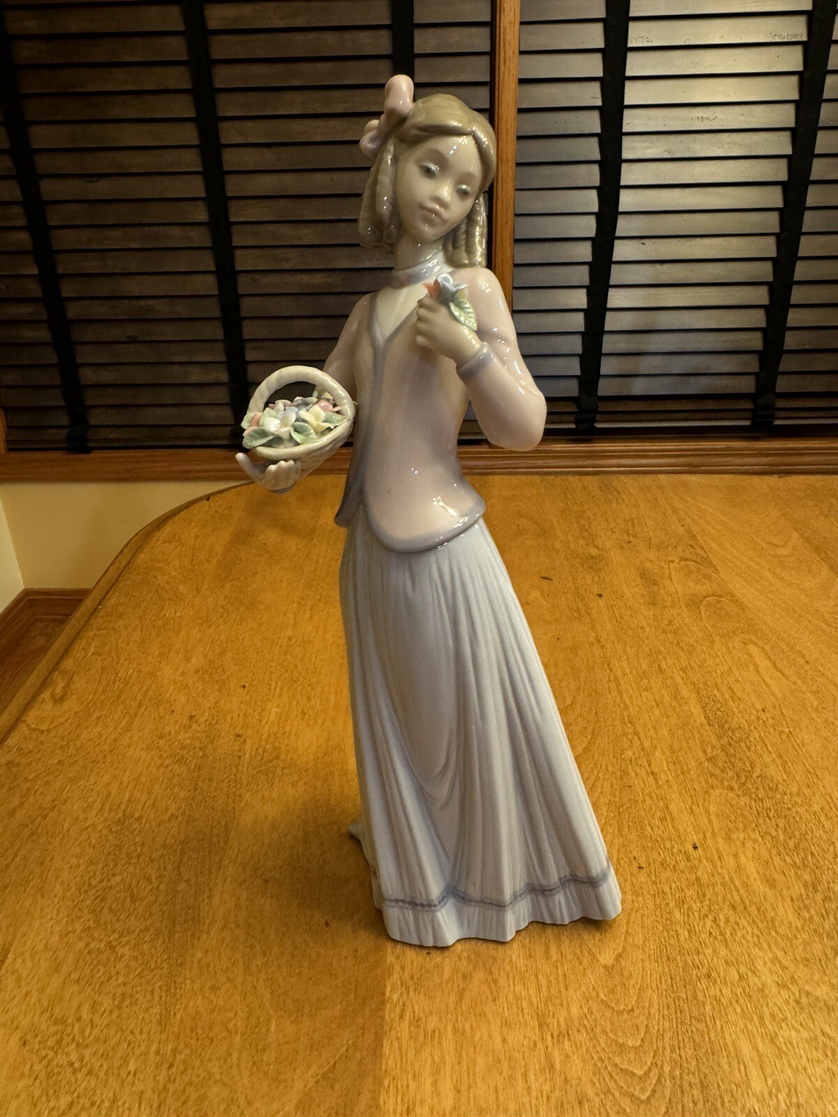 Lladro #7644 “Innocence in Bloom” – Excellent condition