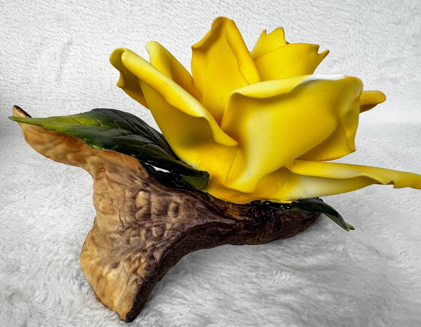 Vintage Seizan CP Fine Art Decorative Figurine Yellow Rose On Driftwood Resin