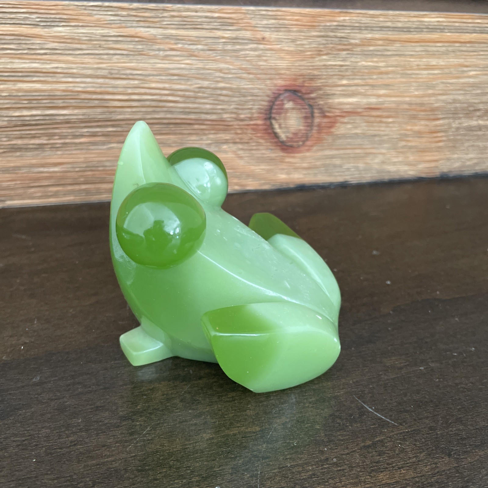 Vintage Italian Faux Jade Green Tree Frog Sculpture Realism Cute