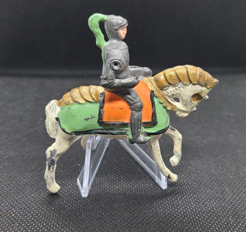 Knight On Horse Moveable Jousting Arm Cast Metal/Lead Made in England Vintage