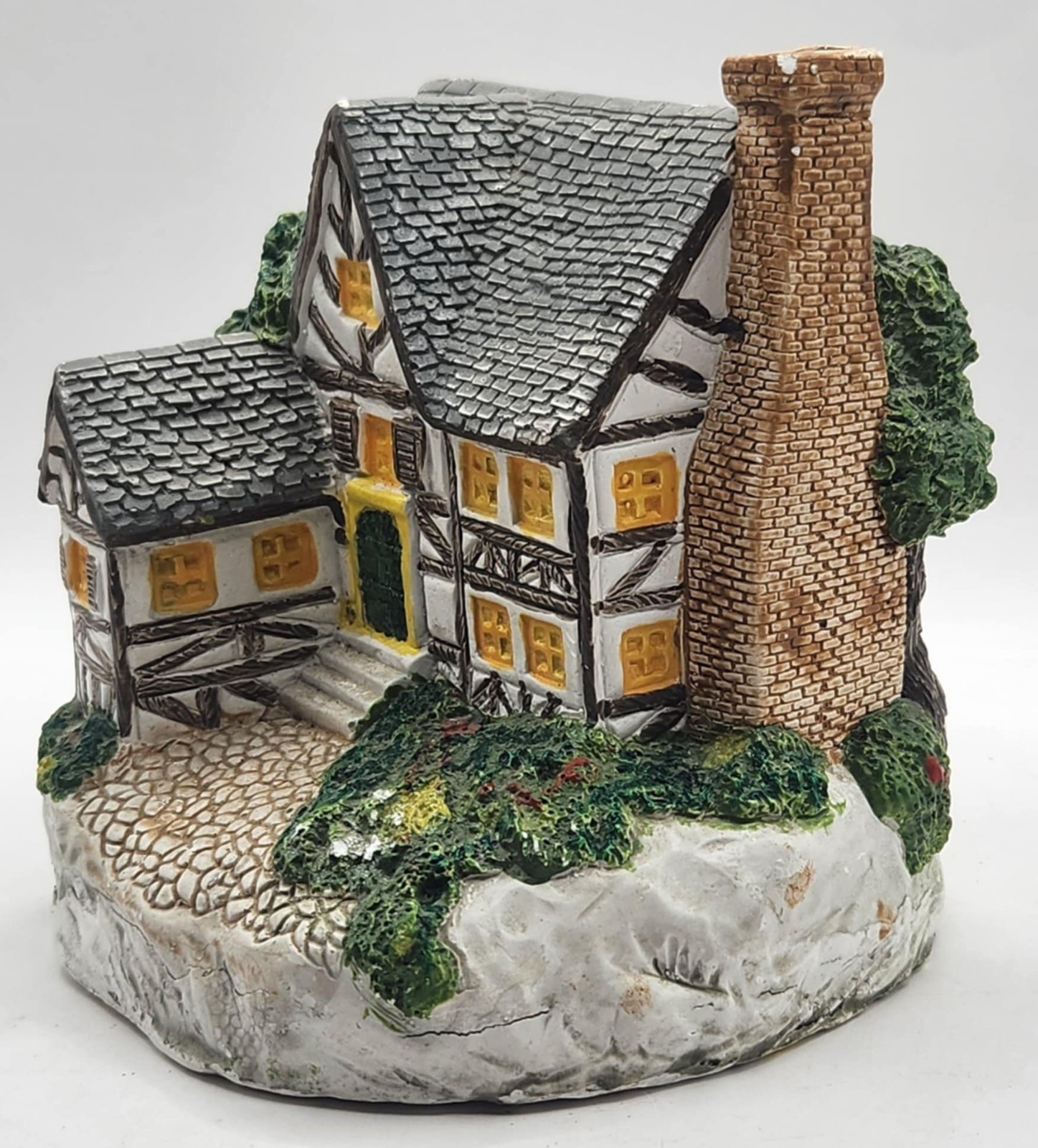 Two Vintage Cottages 5″ tall