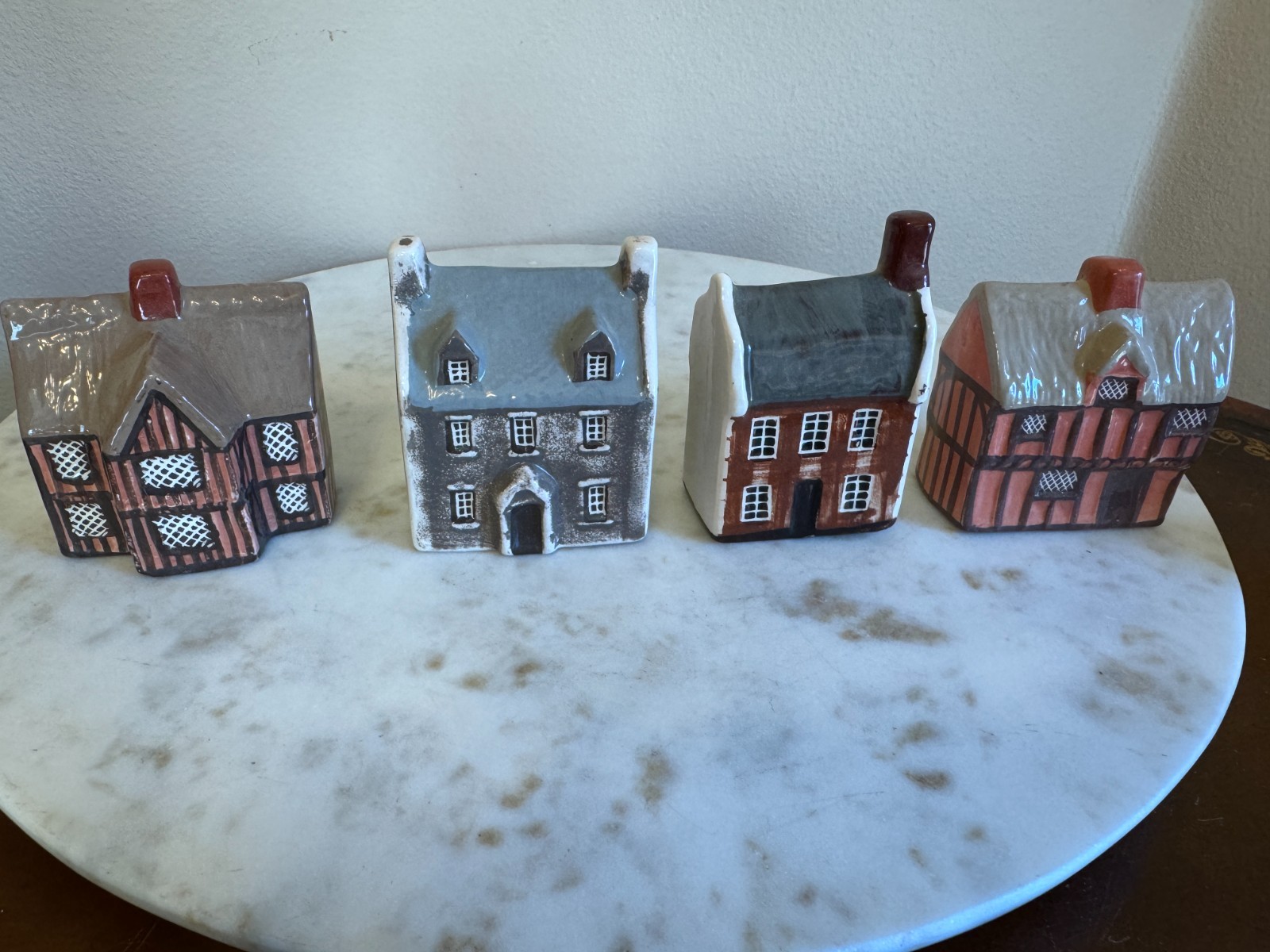 Vtg 4 Mudlen End Studio Miniature Ceramic Cottages England & 1 Putnam Heritage
