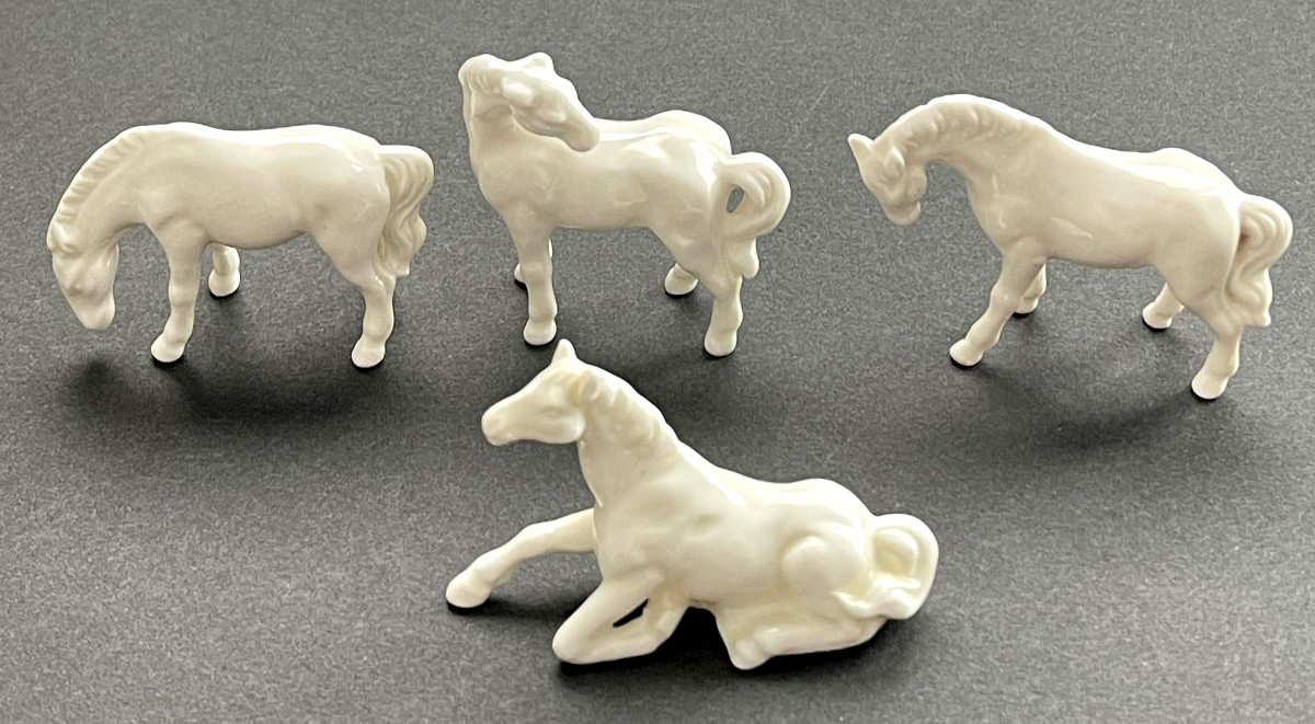 Vintage Miniature Porcelain Whie Horses Figurines 2.0″ Set Of 4 B10