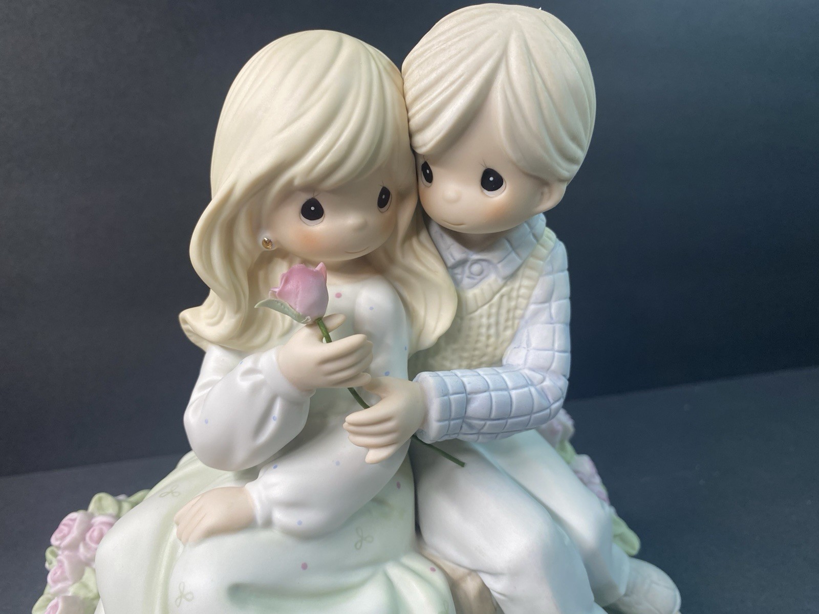Precious Moments “My Heart Belongs To You” 2002 Limited Edition 110268