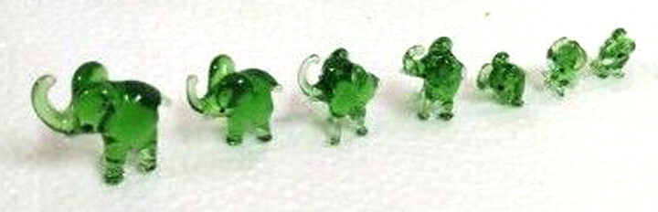 Figurine Elephant Micro Miniature 7 Graduated Green Glass Elephants 1/4″ to 7/8″