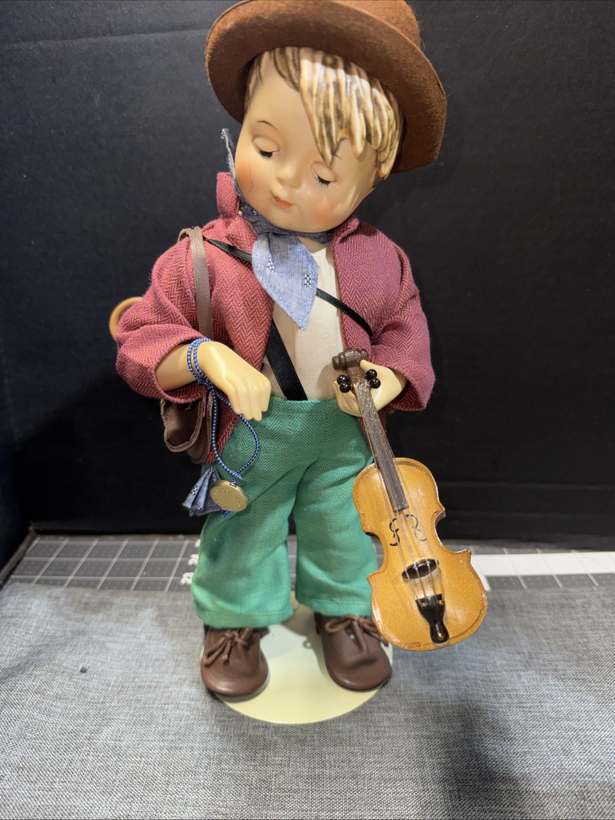 Hummel Goebel Doll Porcelain Fiddler Boy With Violin. 1988, 13 inches