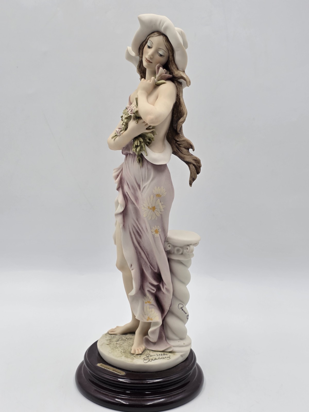 Giuseppe Armani Florence “Flora” 212C 1994 Hand Signed Porcelain Figurine w/ Box