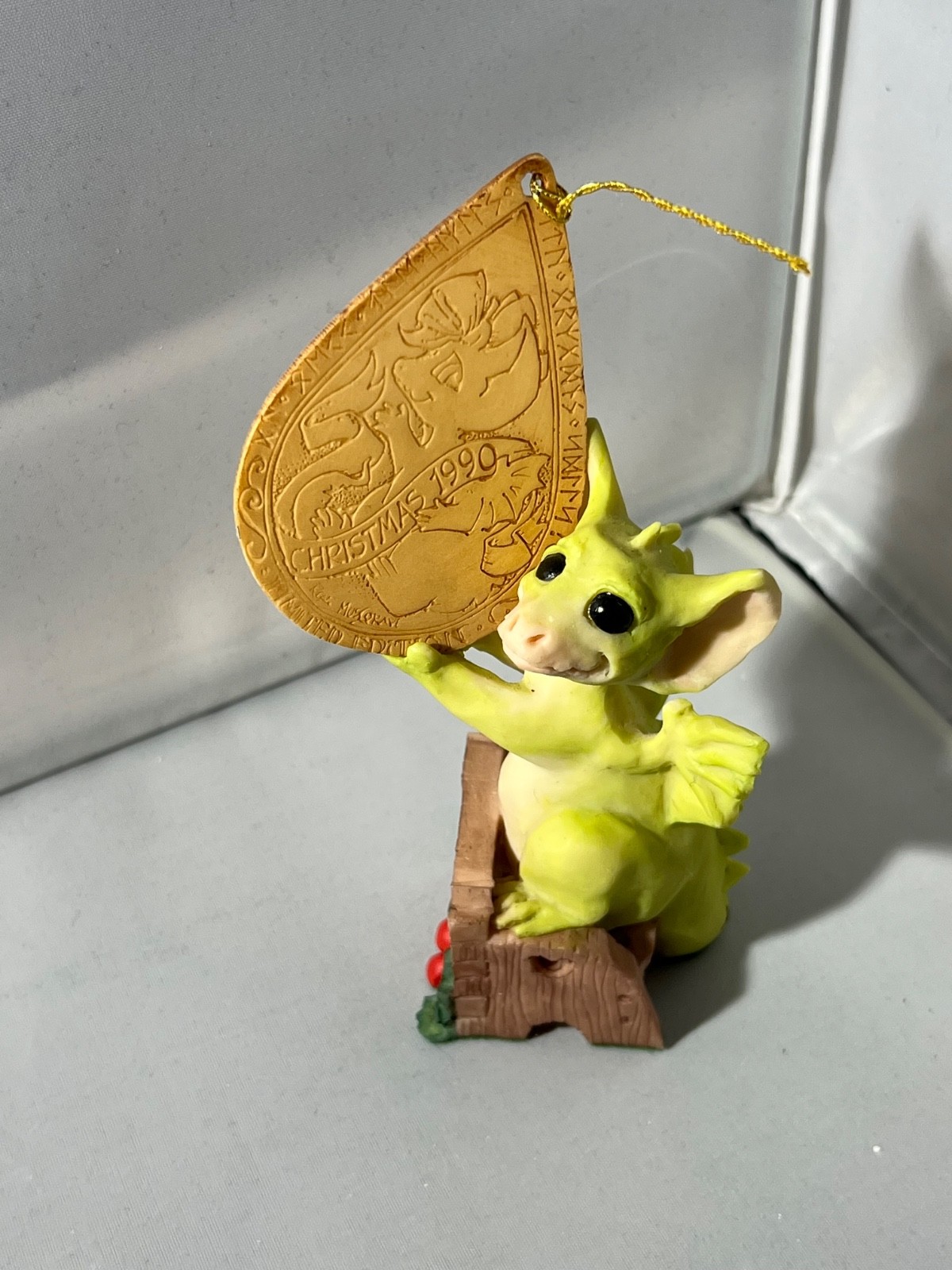 Putting Me On The Tree Pocket Dragons Real Musgrave