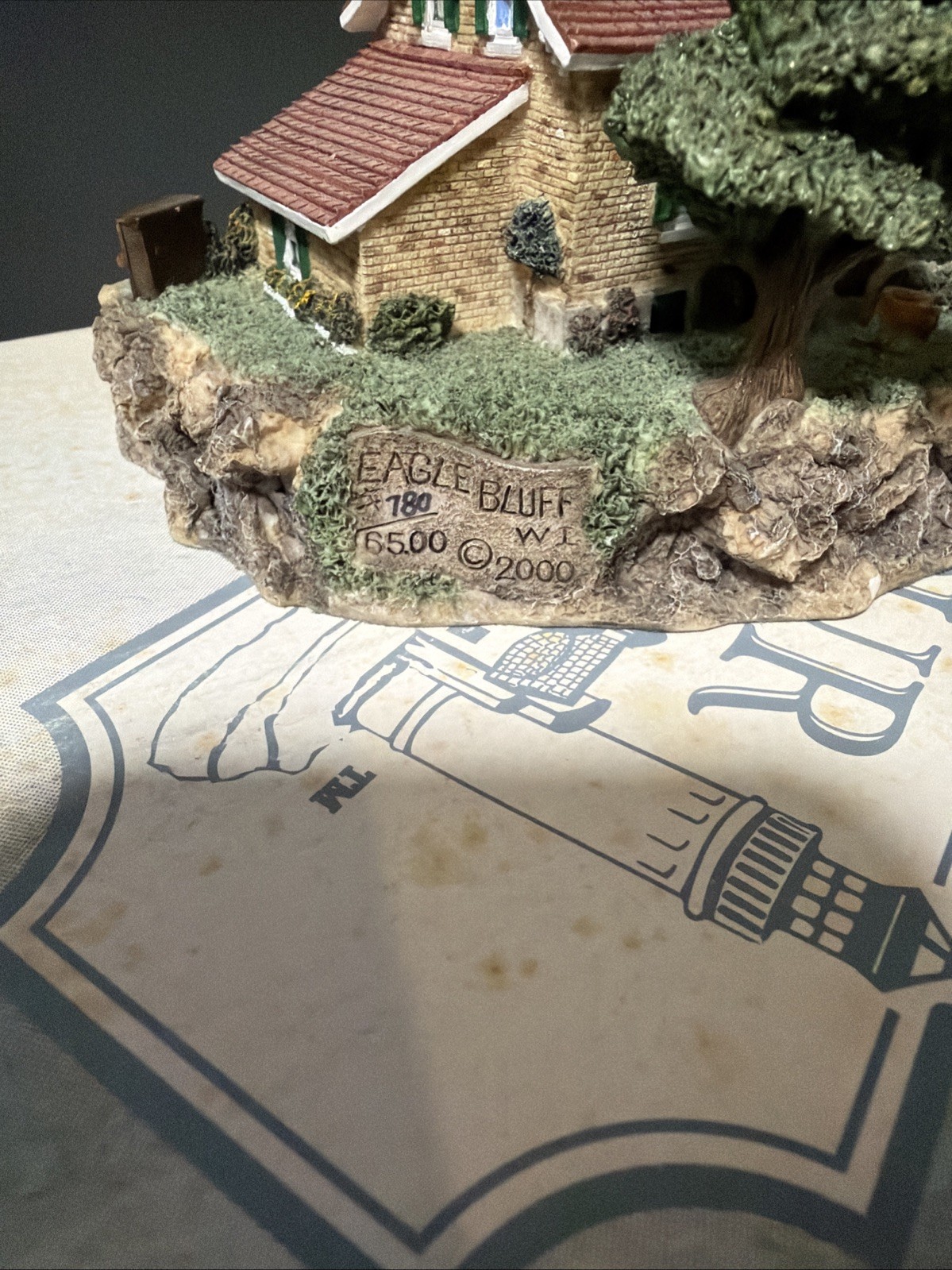 2000 Harbor Lights “Eagle Bluff” # 249 Lighthouse with COA & Box