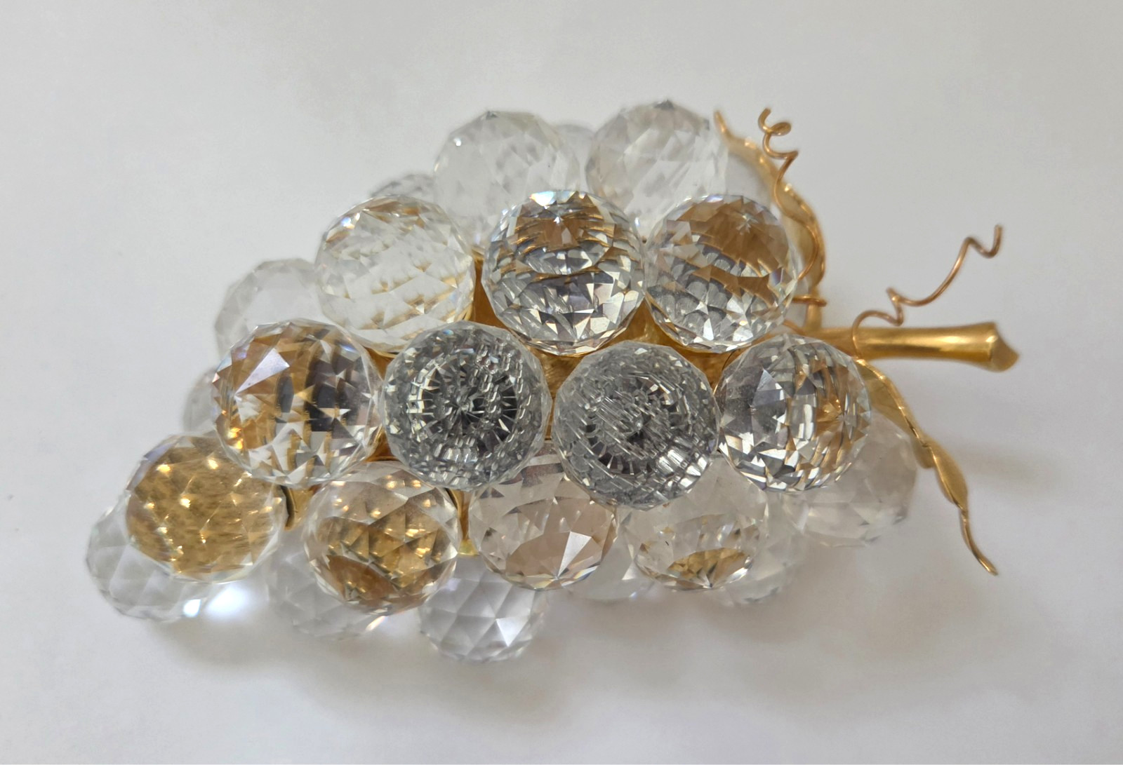 Vintage Retired Swarvoski 29 Cut Crystal Grape Cluster Figurine with Gold Leaves