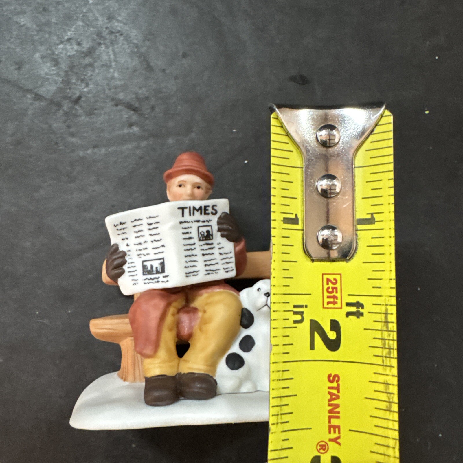 Lefton Colonial Village Christmas Figurine Man Bench w/ Newspaper Dog 00222 1991